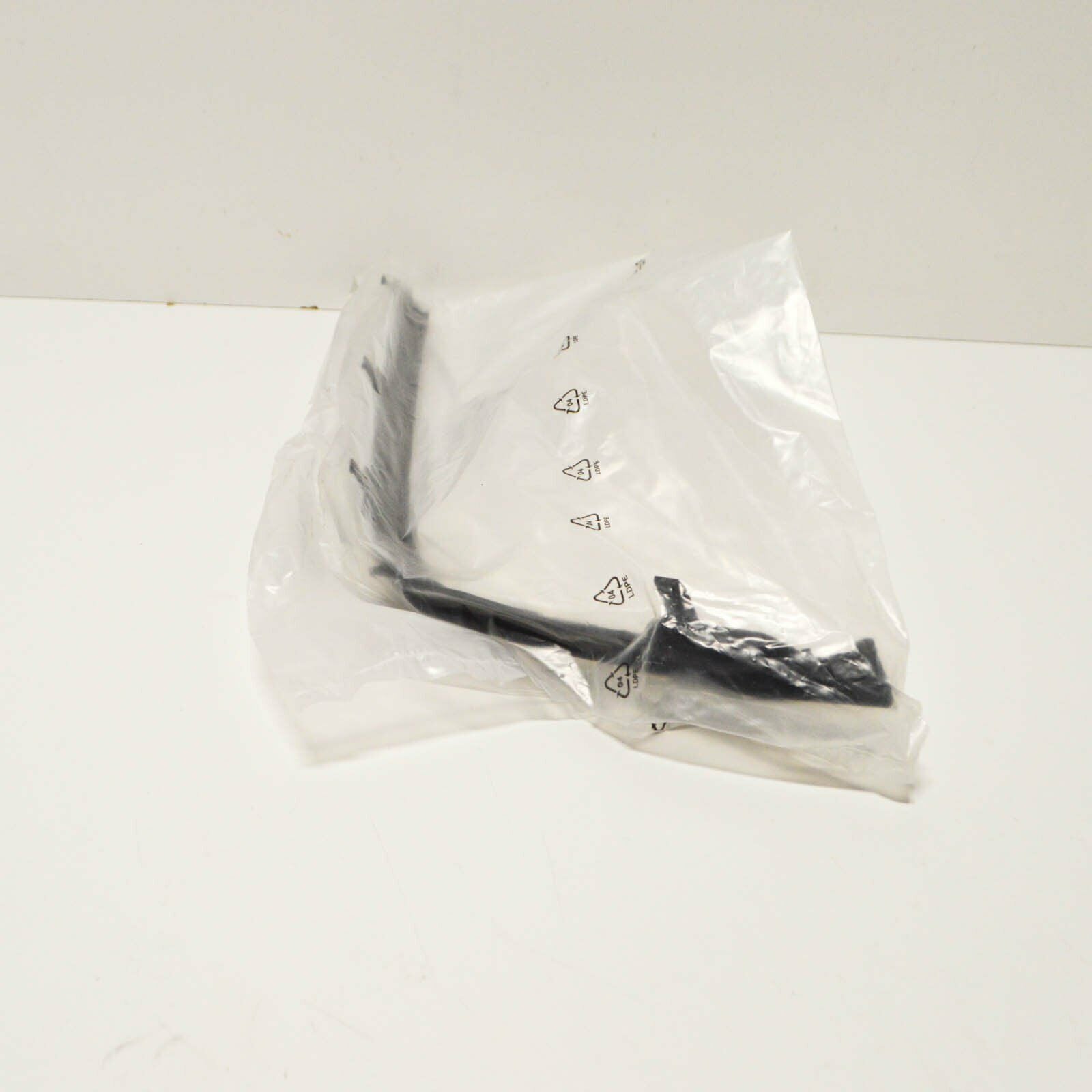 NEW MERCEDES-BENZ C W202 RIGHT SIDE HEADLIGHT SEAL A2028261280 ORIGINAL