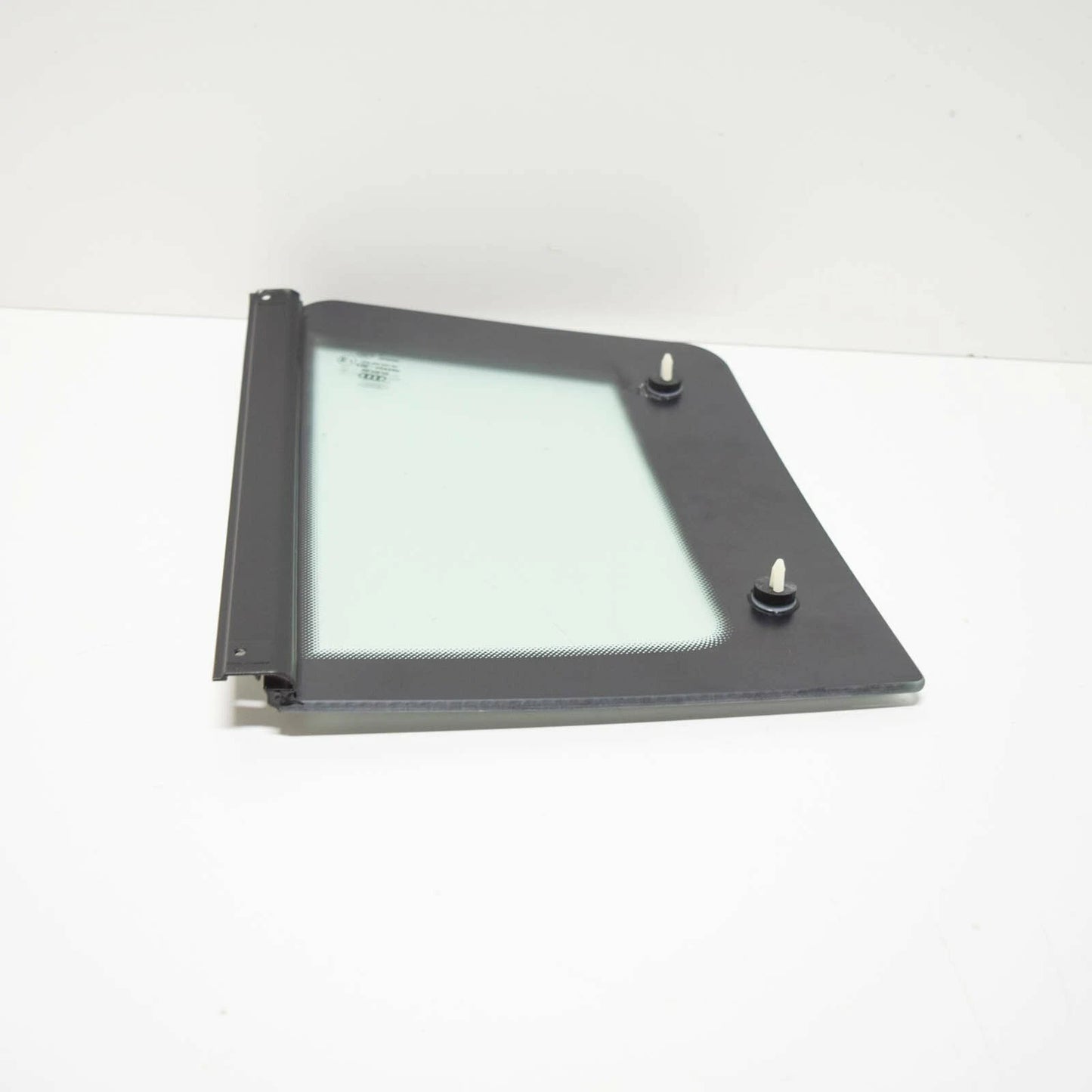 NEW AUDI R8 42 REAR LEFT SIDE WINDOW QUARTER GLASS 420845299NVB ORIGINAL