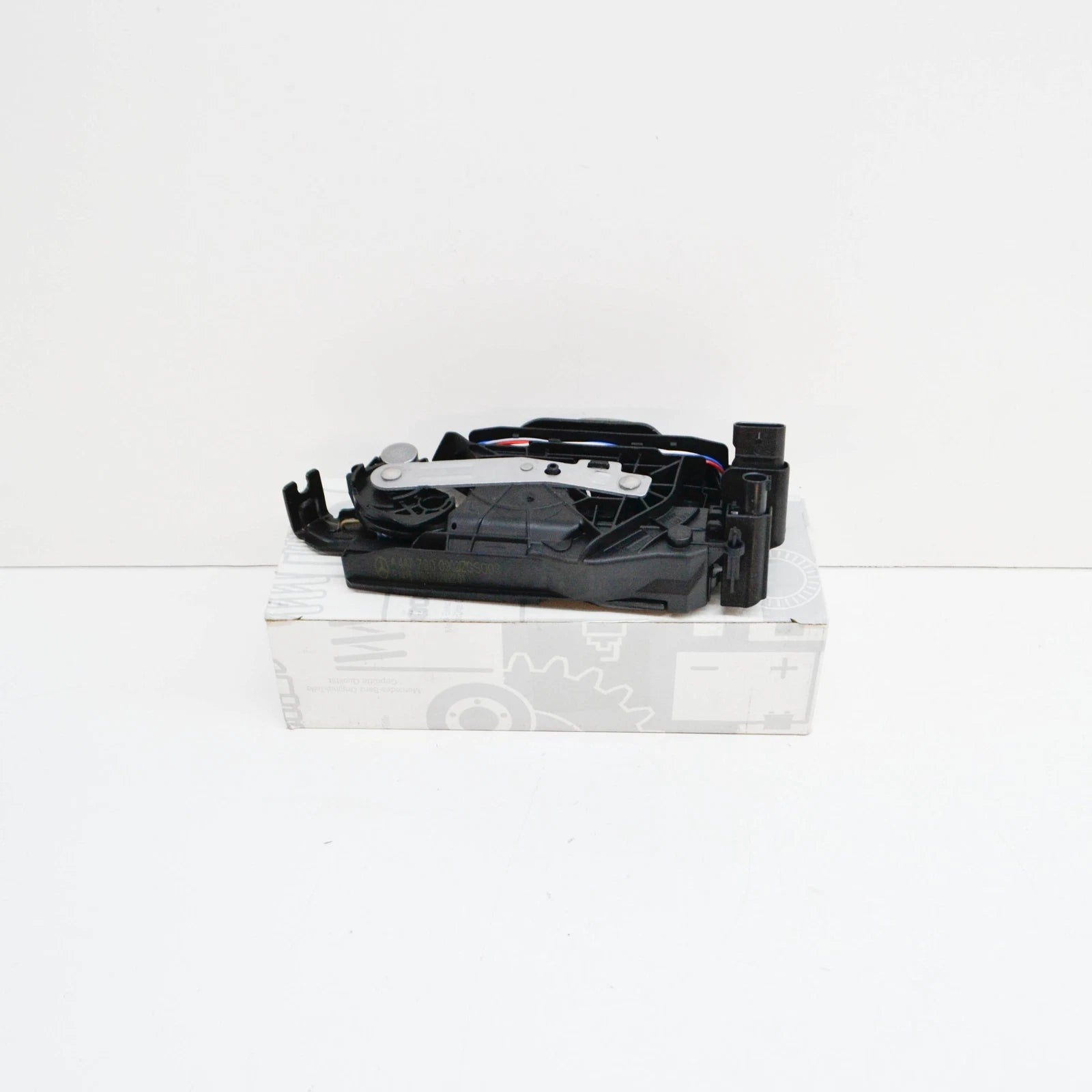 NEW MERCEDES-BENZ VITO W447 REAR LEFT SLIDING DOOR LOCK A4477300902 ORIGINAL