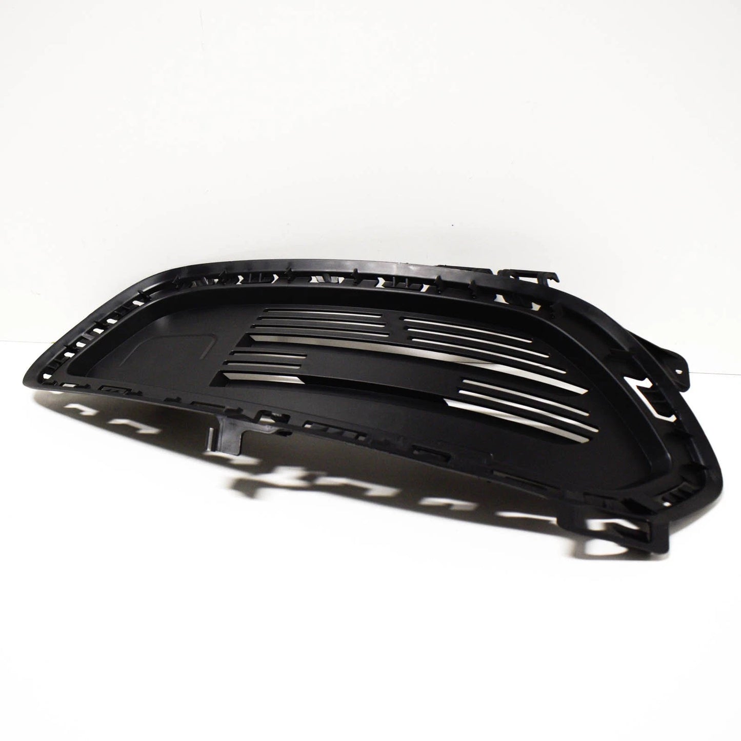 NEW MERCEDES-BENZ CLA COUPE C117 FRONT RIGHT INNER GRILLE A117885232264 ORIGINAL