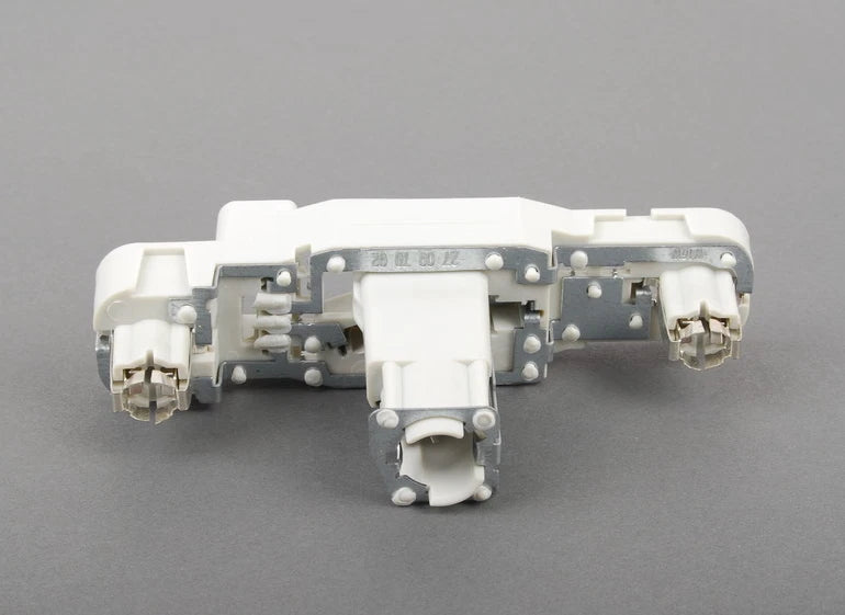 NEW VW CC 09-12 OUTER TAIL LIGHT BULB CARRIER  3C8945257B ORIGINAL