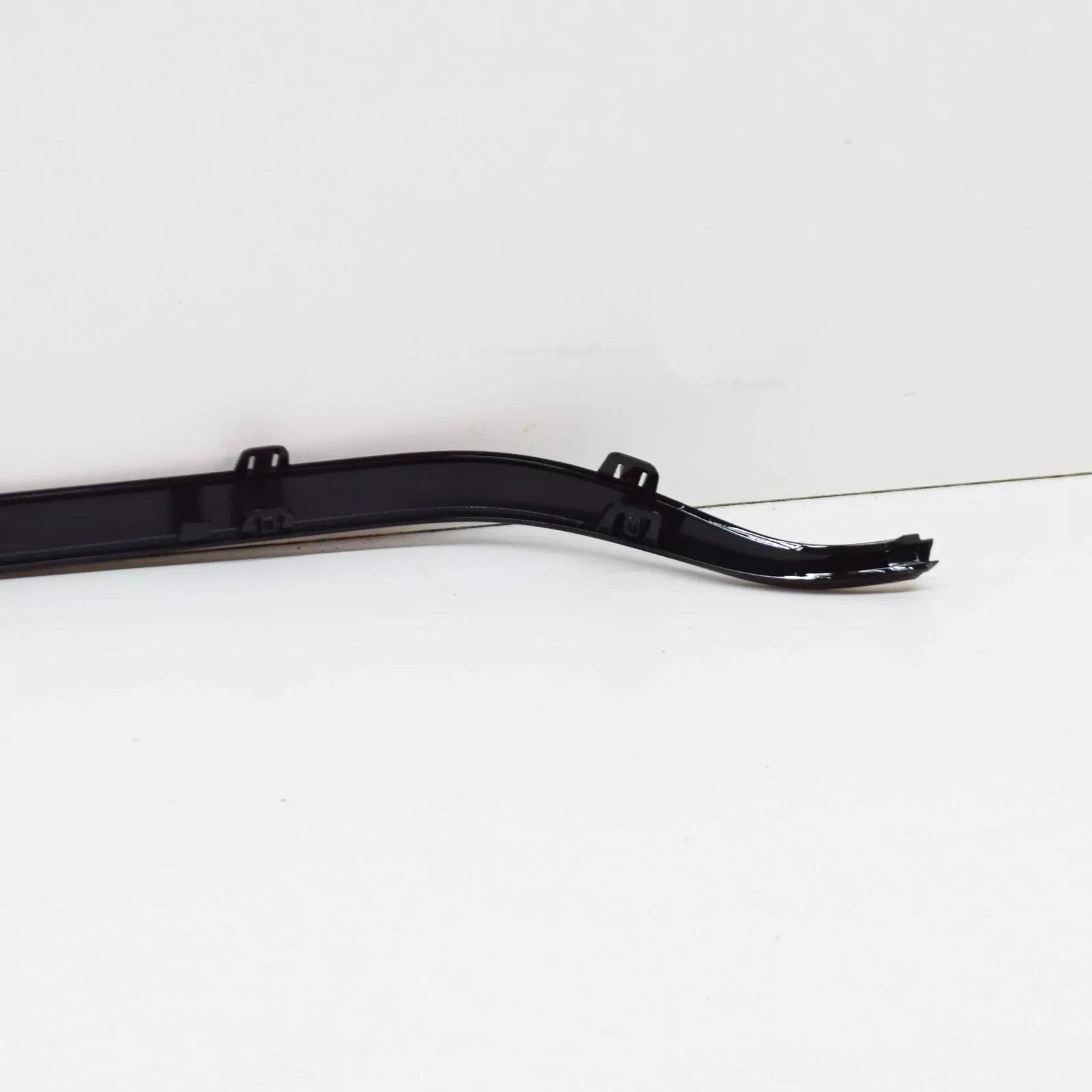 NEW MERCEDES-BENZ E W213 REAR BUMPER CENTRAL TRIM STRIP A2138854501