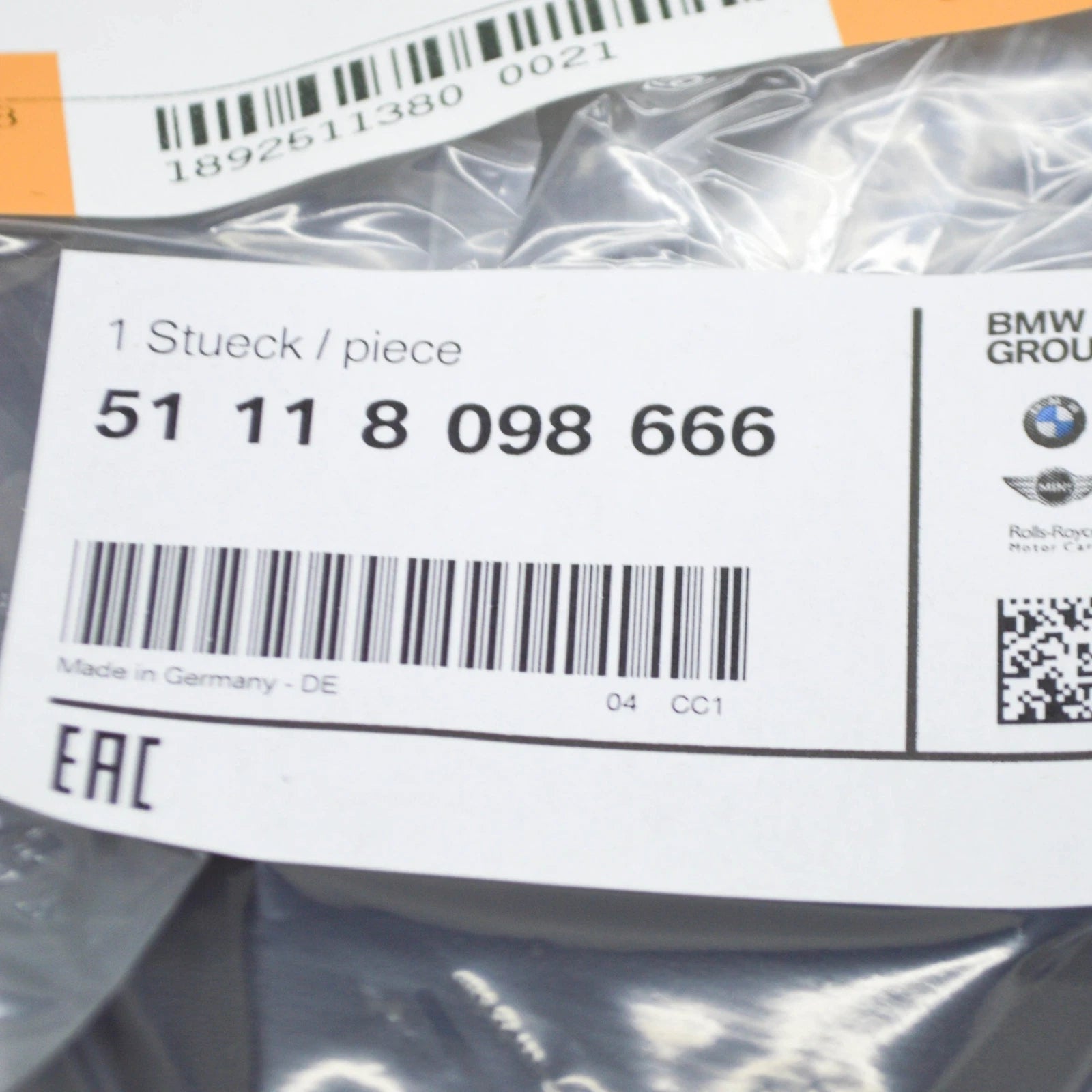 NEW BMW 5 G30 M FRONT BUMPER RIGHT GRILLE COVER 51118098666 ORIGINAL