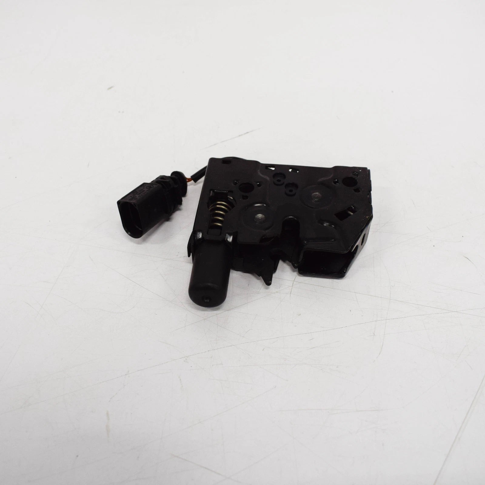 NEW AUDI A3 8V REAR TAILGATE LID LOCK 8V0823509A 2015