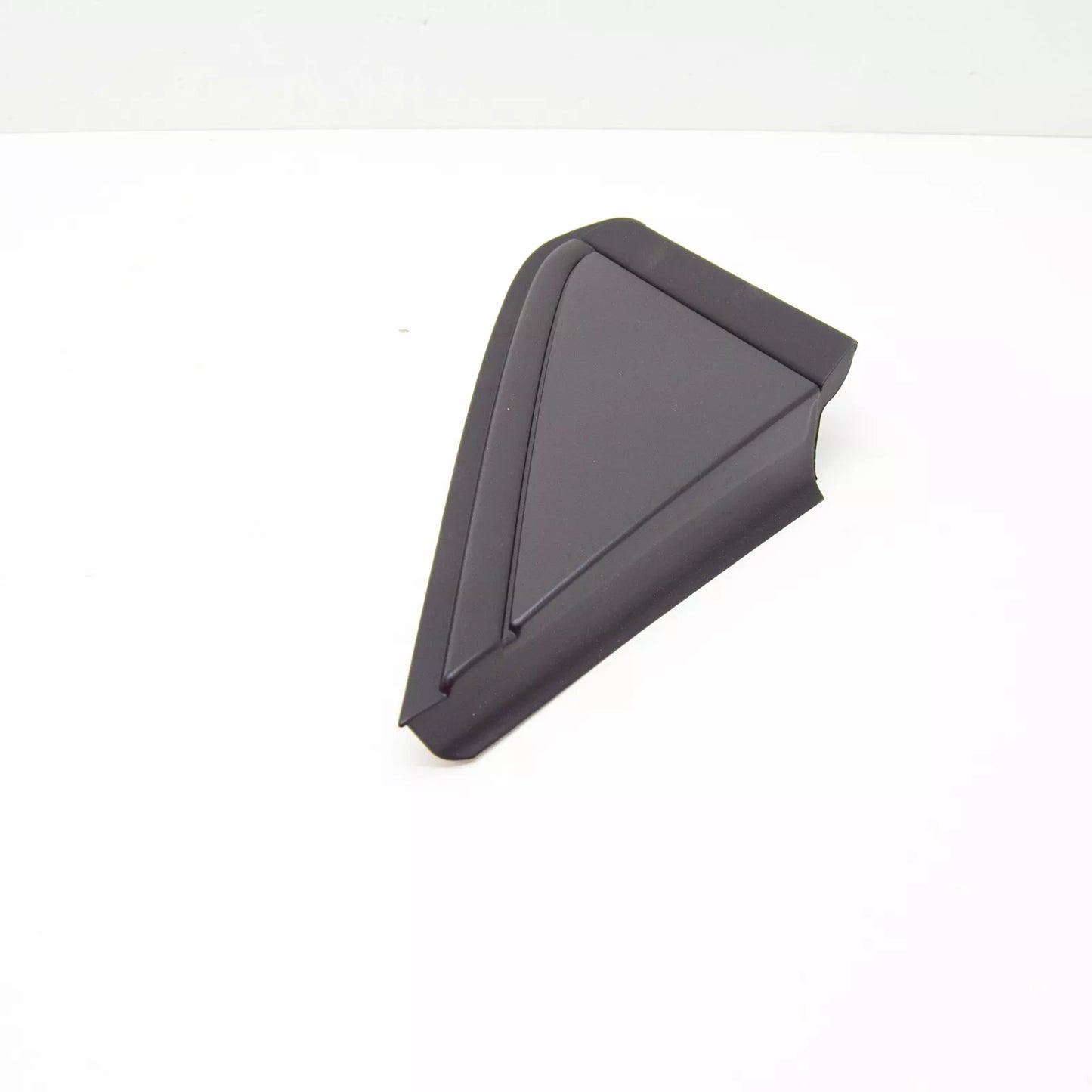 NEW MERCEDES-BENZ B W246 RIGHT WINDOW TRIANGLE TRIM A2466901687 ORIGINAL