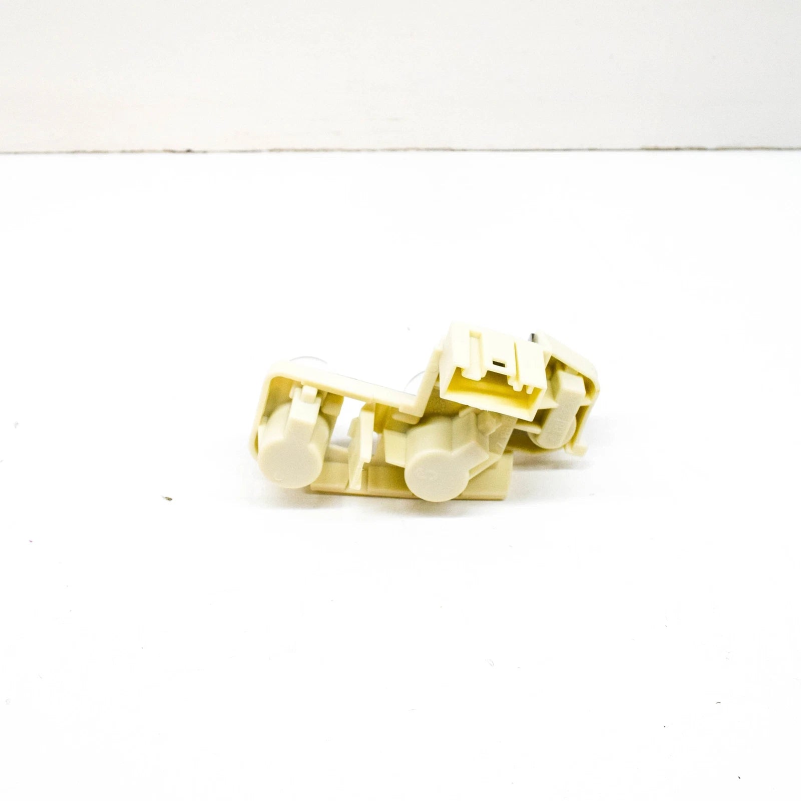 NEW BMW 3 E90 REAR RIGHT TAIL LIGHT LAMP SOCKET 63217183842 ORIGINAL