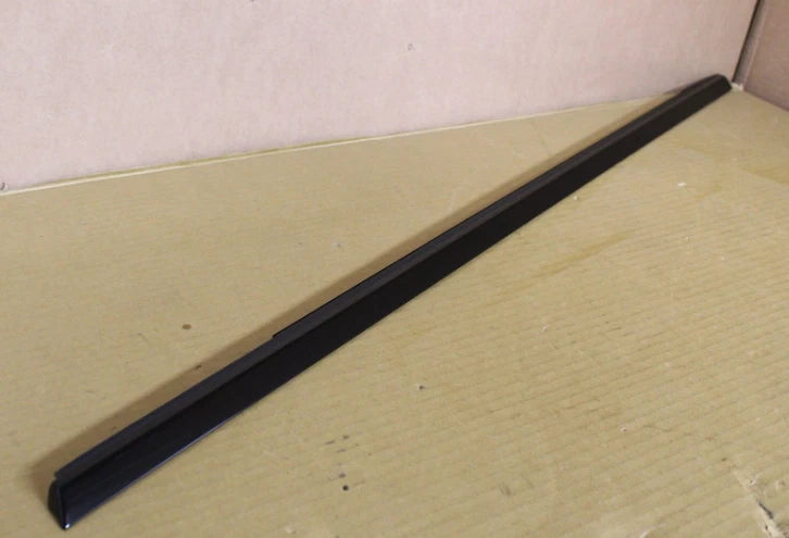 NEW MERCEDES-BENZ B W246 REAR RIGHT DOOR WINDOW TRIM STRIP A2467350482 ORIGINAL