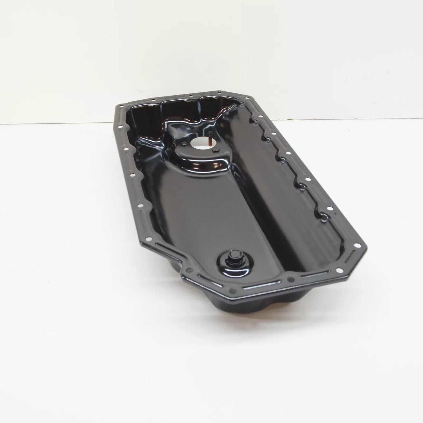 NEW AUDI A4 AVANT B8 06E103600H LOWER ENGINE OIL PAN 06E103600H ORIGINAL