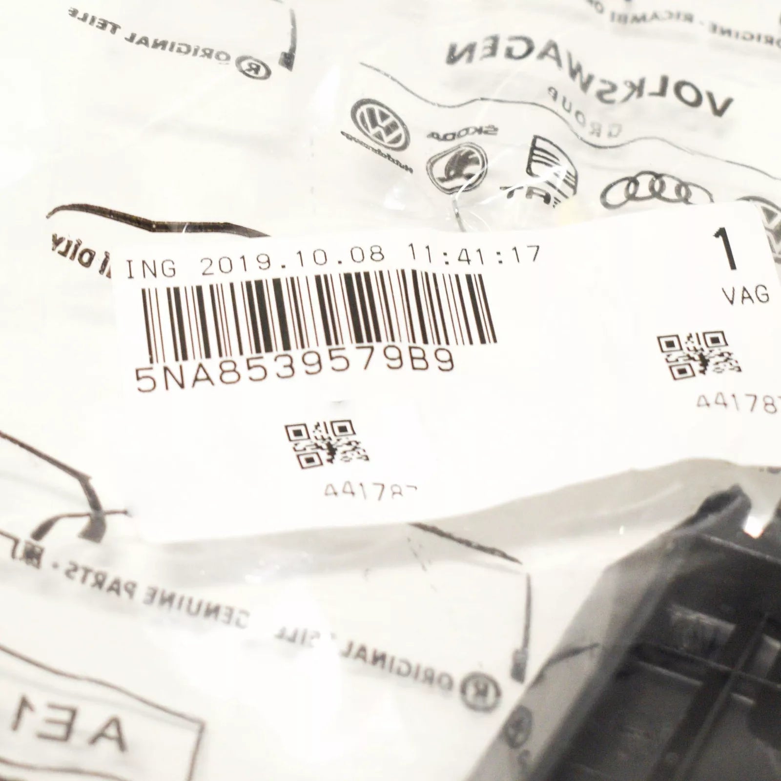 NEW VW TIGUAN MK2 FRONT RADIATOR GRILLE R-LINE BRACKET 5NA8539579B9 ORIGINAL