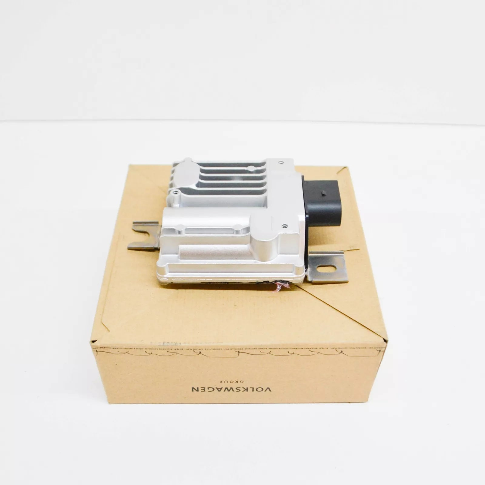 NEW VOLKSWAGEN TOUAREG 7P MK2 FUEL PUMP CONTROL UNIT 7P0906093B ORIGINAL