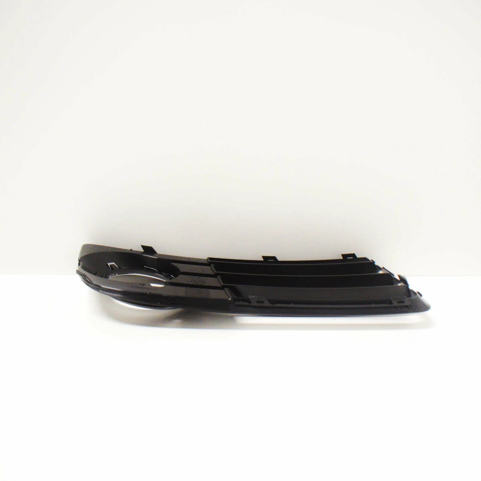 NEW AUDI TT 8J FRONT BUMPER LEFT GRILLE 8J0807681JT94