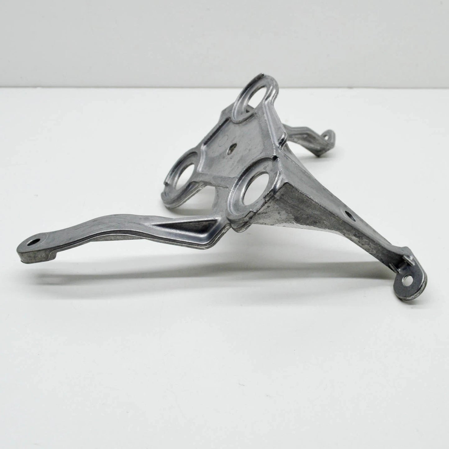 NEW MERCEDES-BENZ SLK R172 ABS PUMP BRACKET A1724300410