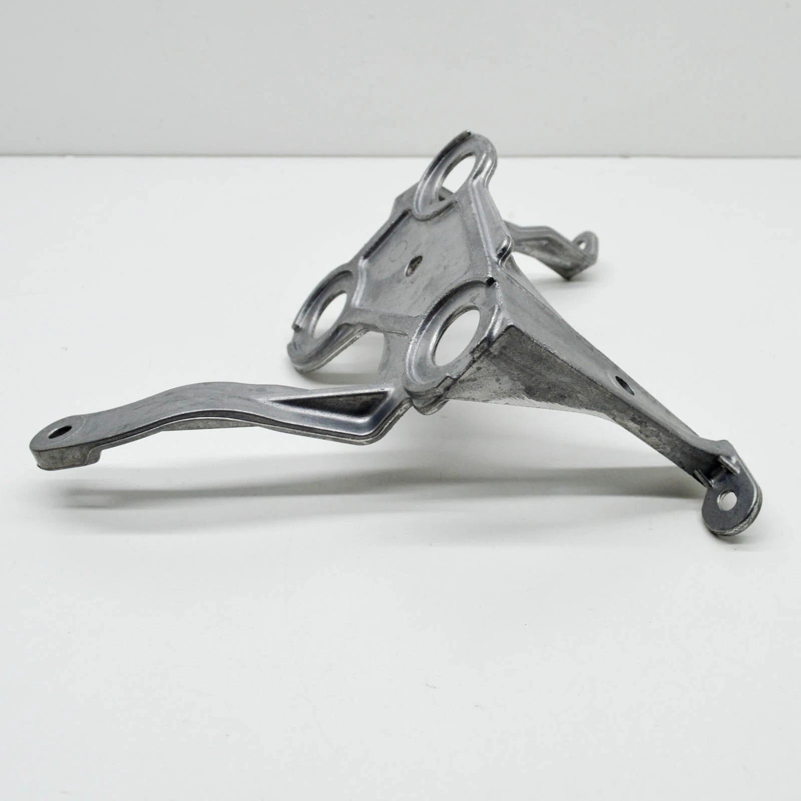 NEW MERCEDES-BENZ SLK R172 ABS PUMP BRACKET A1724300410