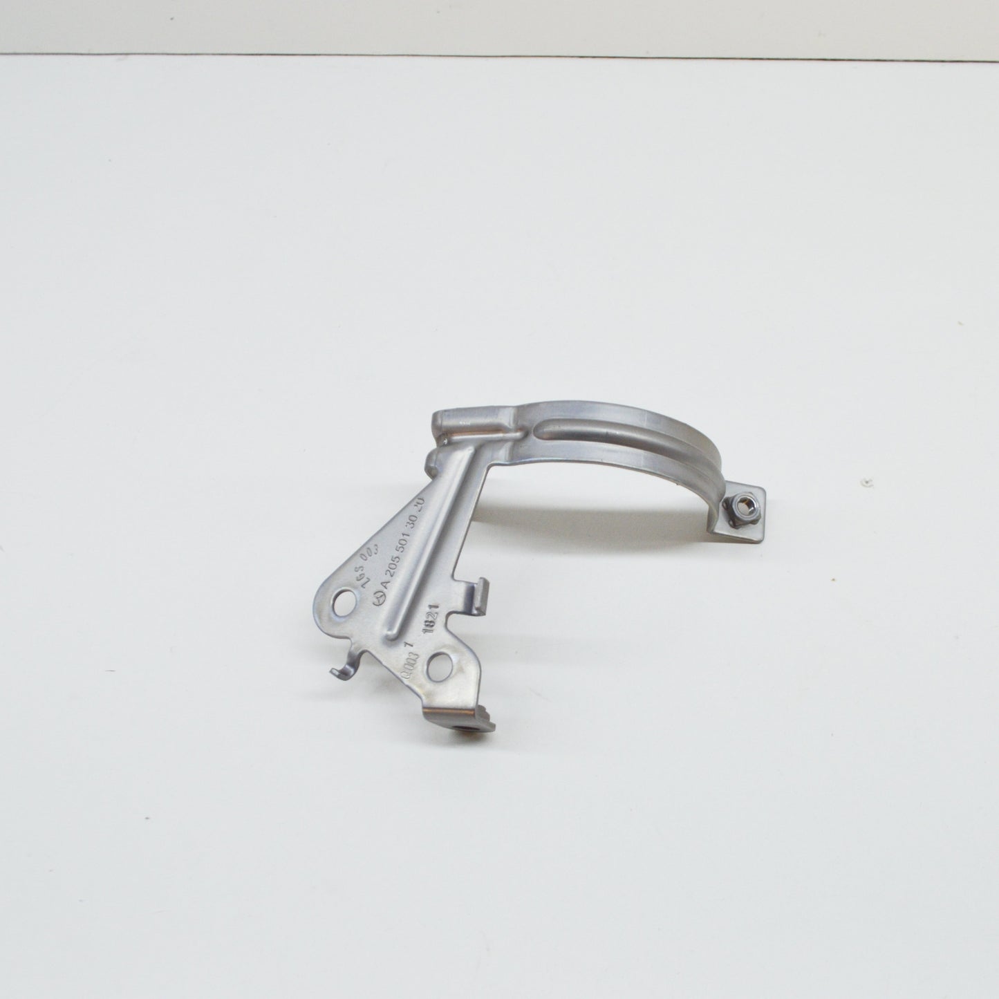 NEW MERCEDES-BENZ C W205 COOLING WATER PUMP BRACKET A2055013020 ORIGINAL