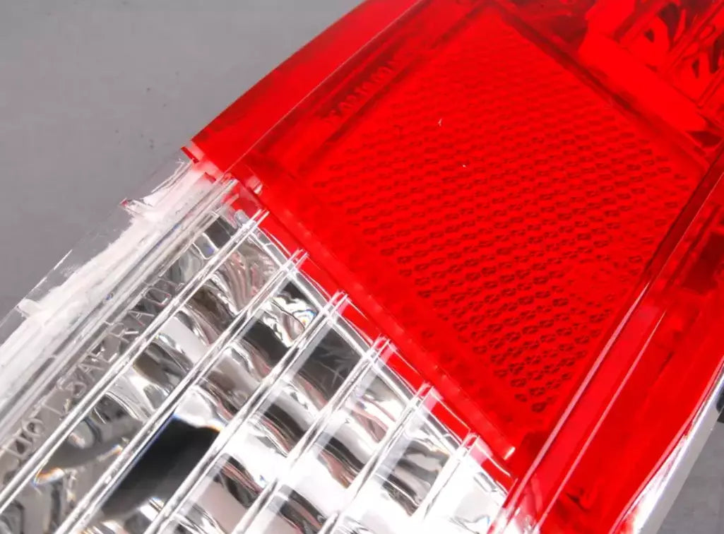 NEW BMW 6 CABRIO E64 REAR RIGHT TAILLIGHT 7841122 63217841122 ORIGINAL