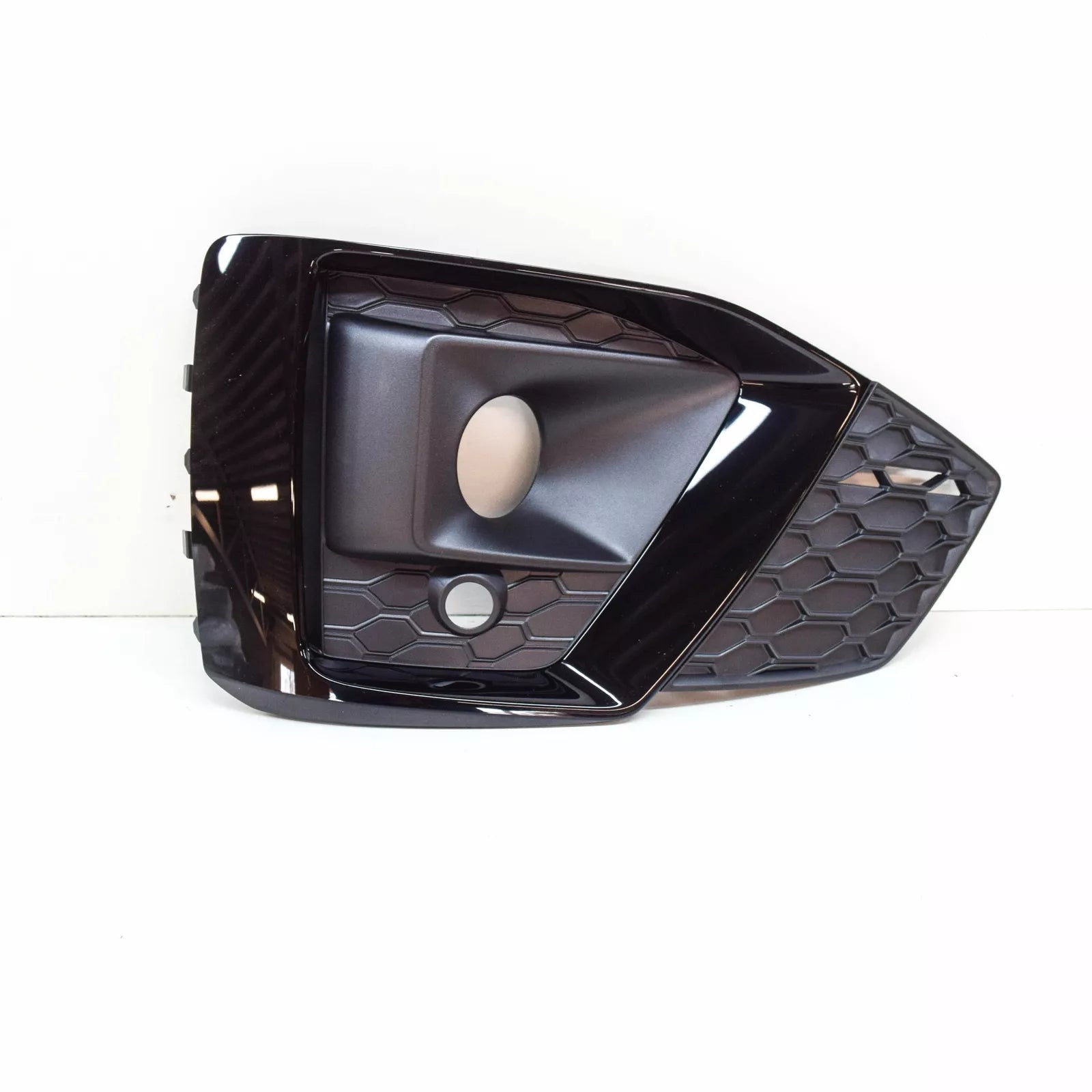 NEW AUDI A5 CABRIO 8W6 FRONT BUMPER LEFT UPPER GRILLE S-LINE 8W6807681TT94