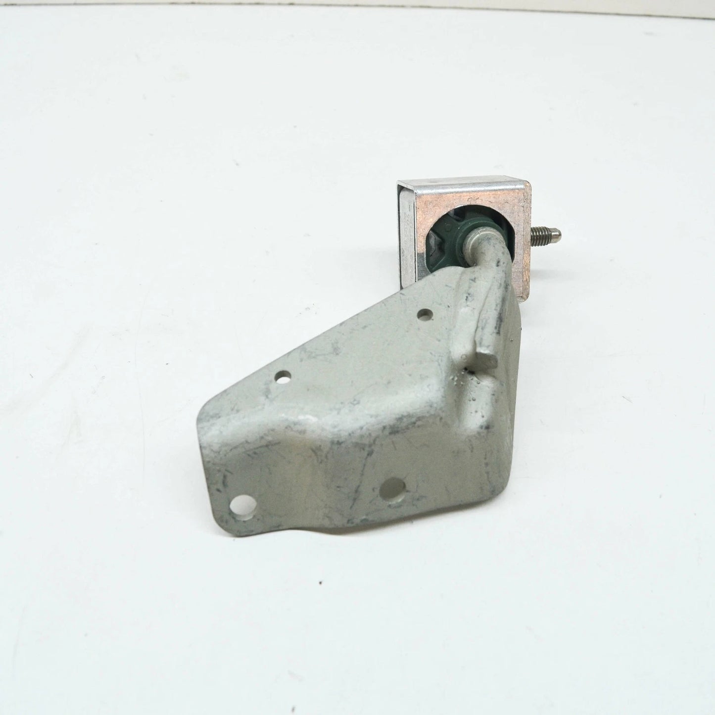 NEW BMW 1 F21 REAR EXHAUST TRANSMISSION HOLDER 18208631946 ORIGINAL