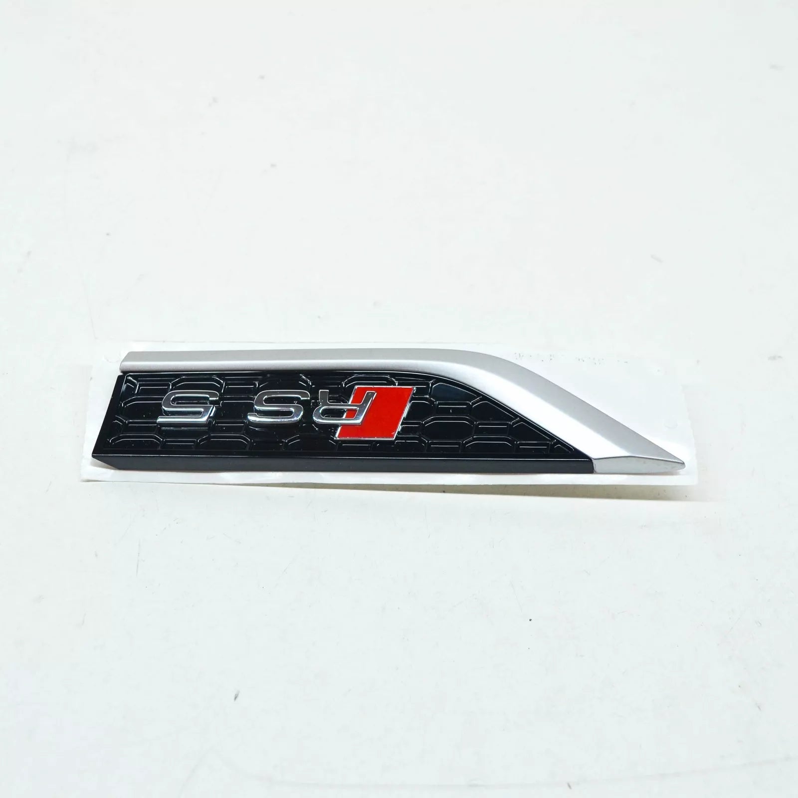 NEW AUDI RS5 8W6 FRONT LEFT FENDER WING EMBLEM BADGE 8W6853601DPUZ ORIGINAL