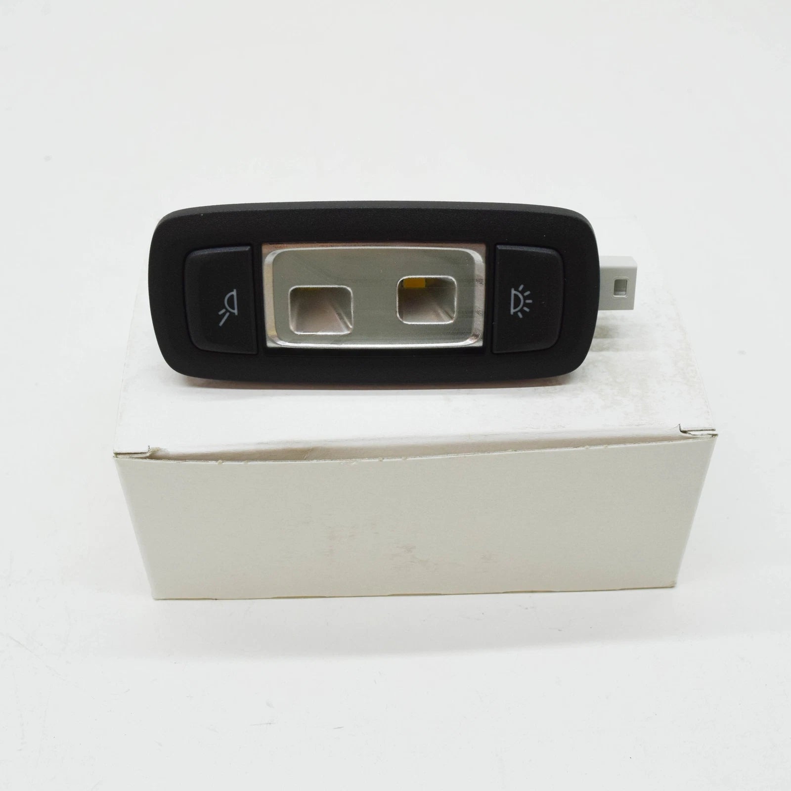 NEW BMW 5 TOURING G31 LH PANORAMA GLASS ROOF INTERIOR LIGHT 63319390891 ORIGINAL