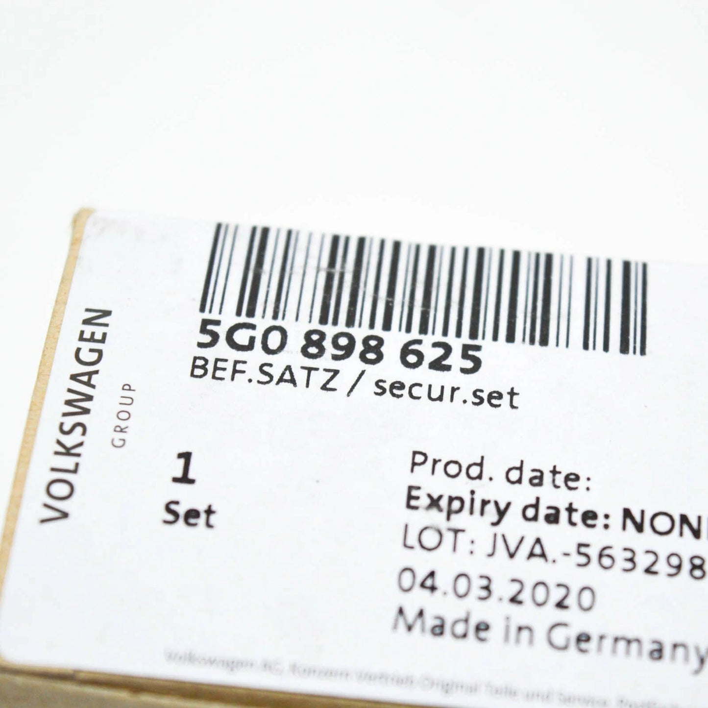 NEW VOLKSWAGEN GOLF MK7 FRONT FENDER MOUNT ATTACHMENT PARTS 5G0898625 ORIGINAL