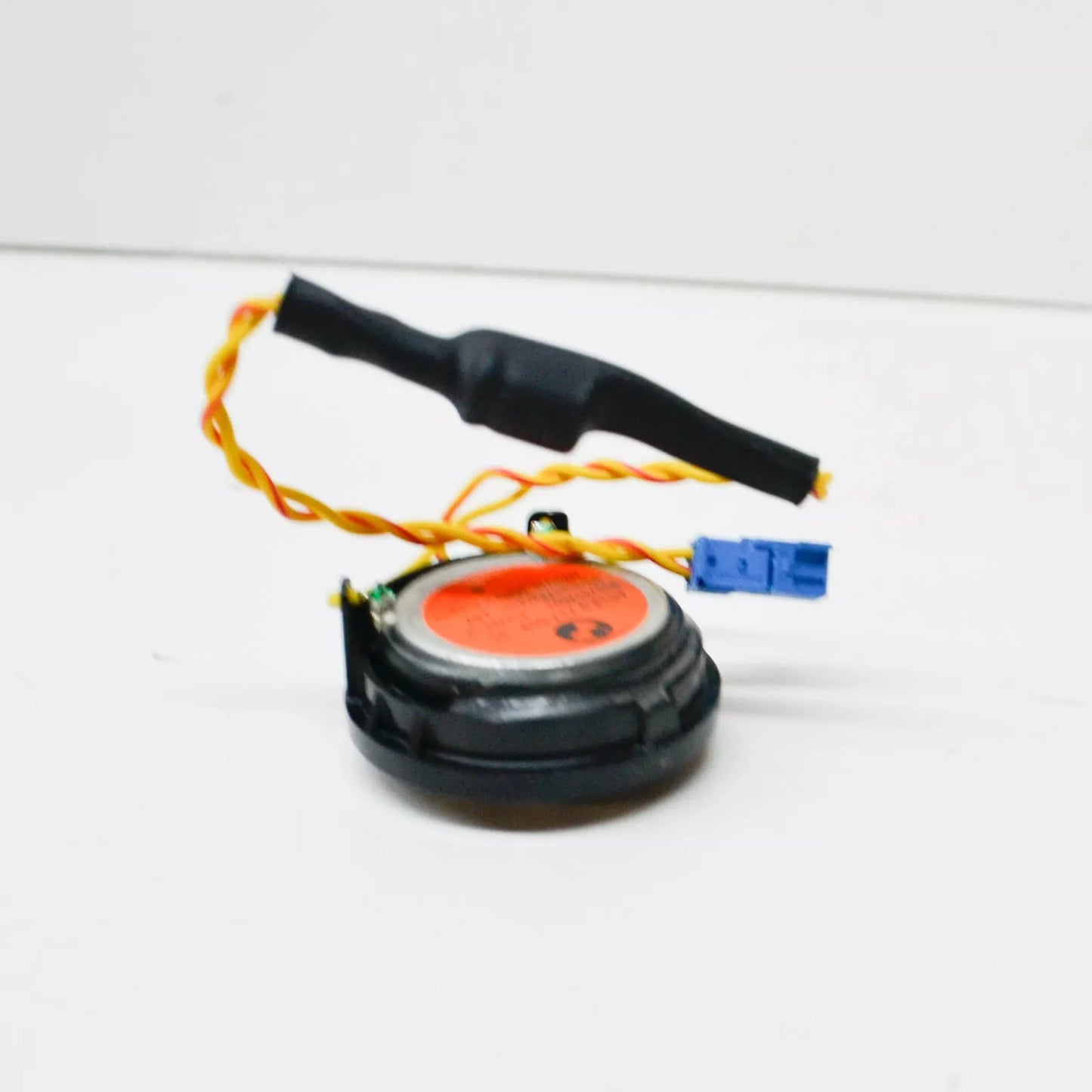 NEW BMW 1 E81 REAR HARMAN KARDON TWEETER 65139217909 9217909 ORIGINAL