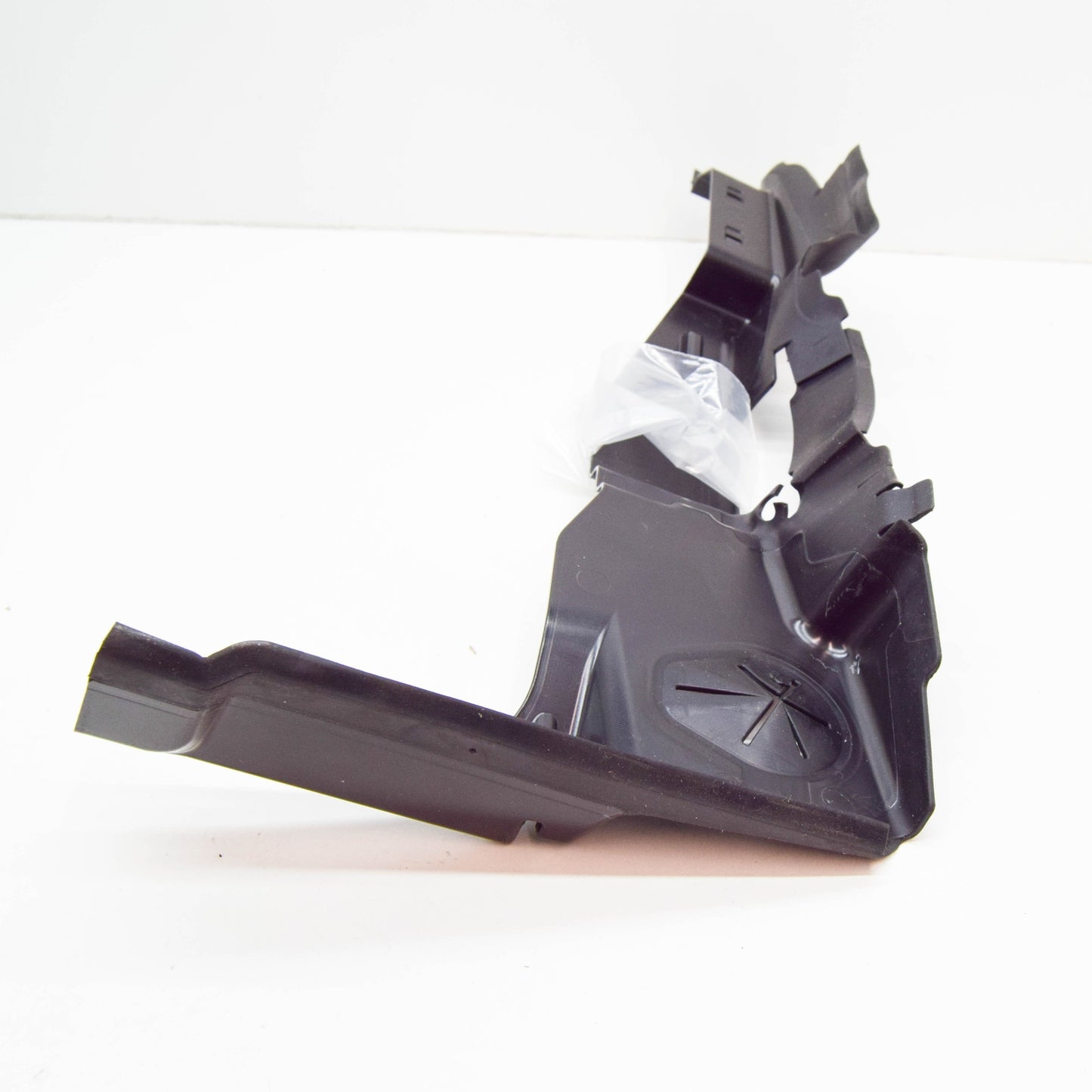 NEW AUDI Q2 GA RIGHT RADIATOR AIR DUCT 81A121284R ORIGINAL