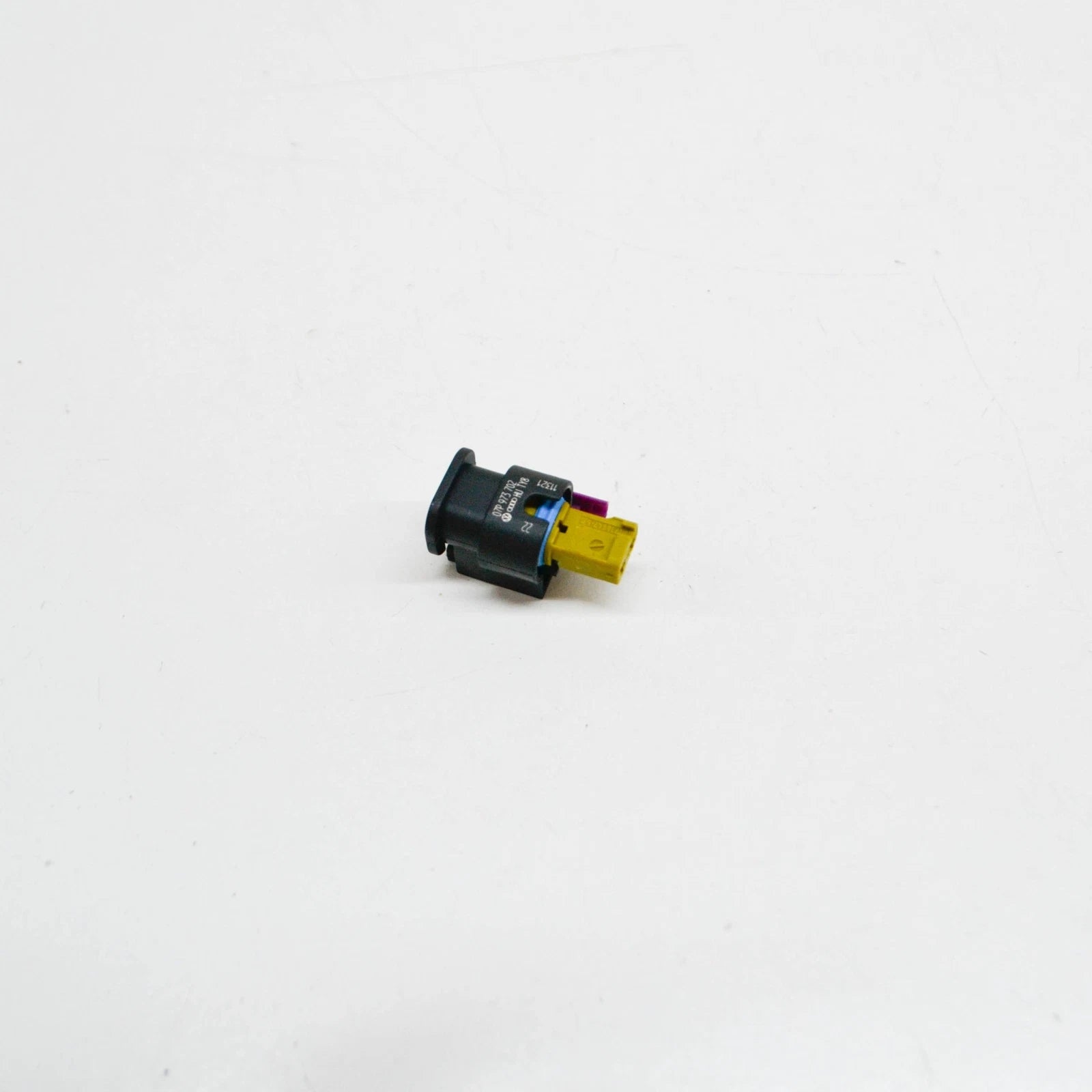 NEW AUDI A4 B8 WIRING CONNECTOR PLUG HOUSING 07P973702 ORIGINAL