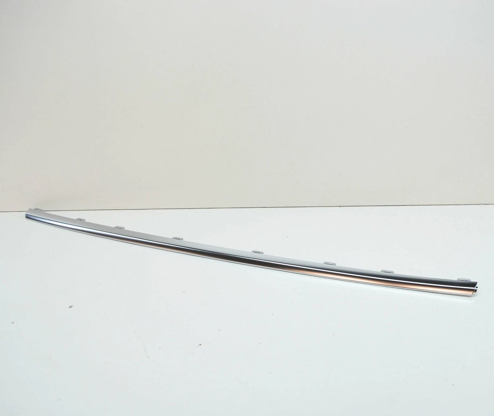 NEW AUDI A5 8W6 CABRIO FRONT BUMPER CENTER LOWER MOLDING 8W6853618A3Q7