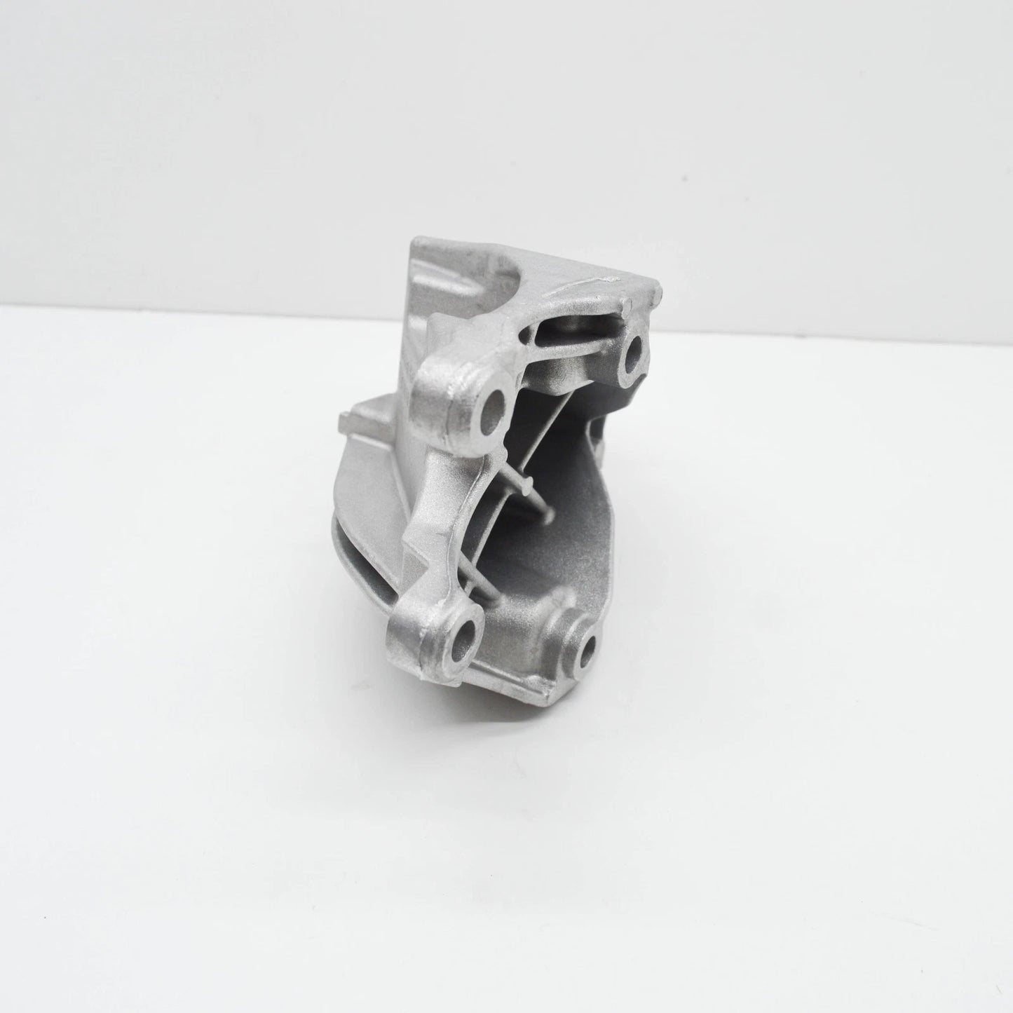 NEW BMW 3 G20 LEFT SIDE ENGINE BRACKET 22116861565 ORIGINAL