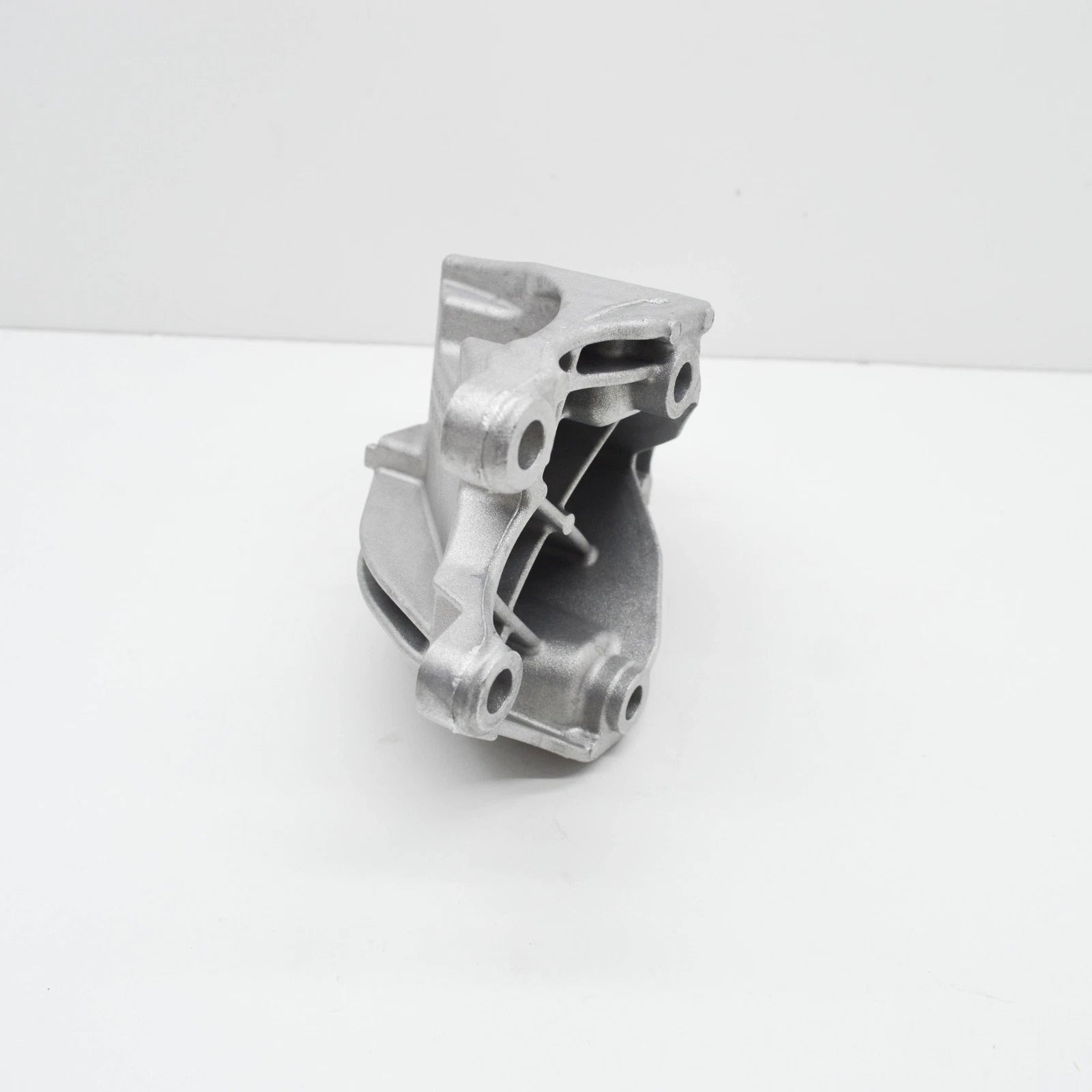 NEW BMW 3 G20 LEFT SIDE ENGINE BRACKET 22116861565 ORIGINAL