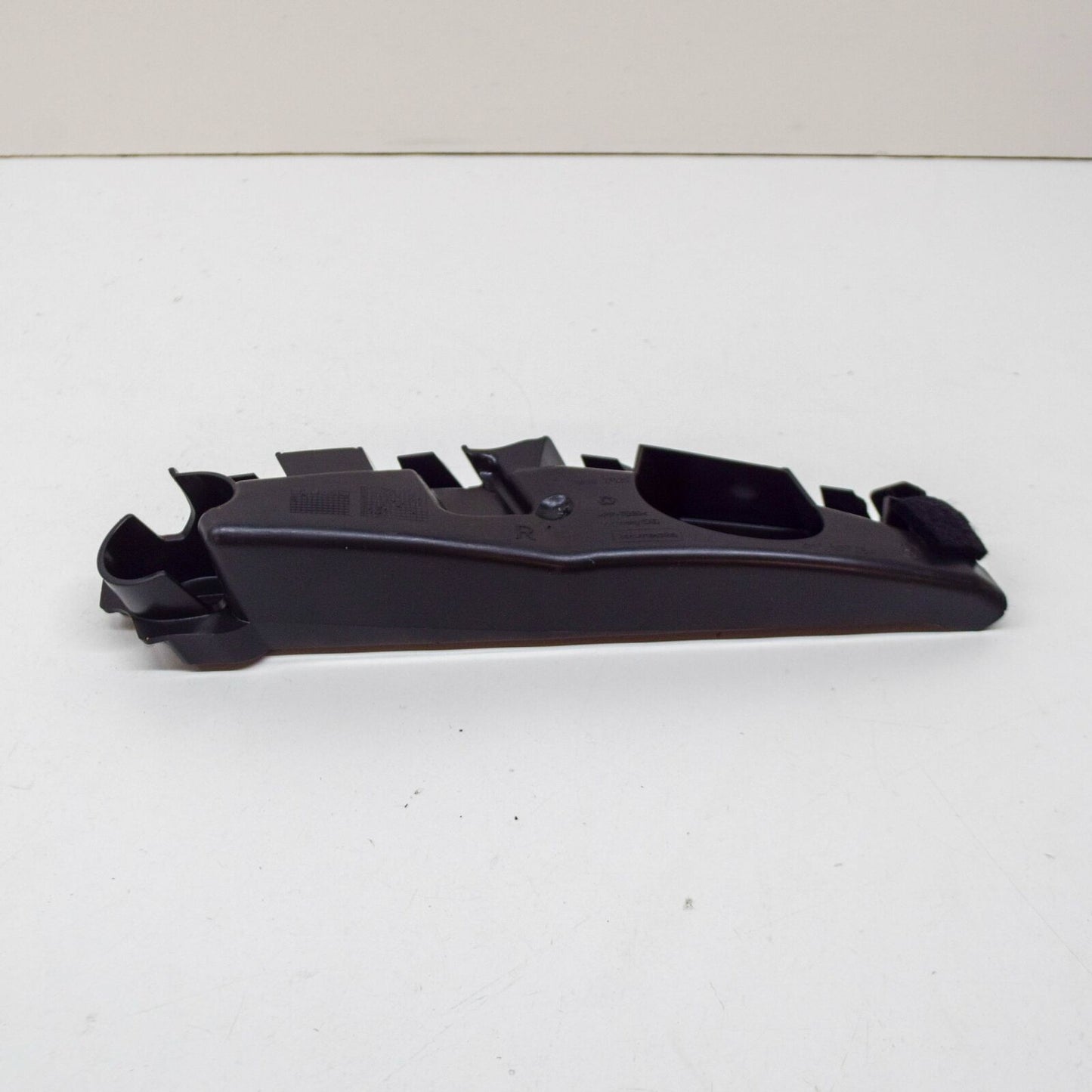 NEW VOLKSWAGEN AMAROK FRONT RIGHT BUMPER BRACKET 2H6807184A ORIGINAL