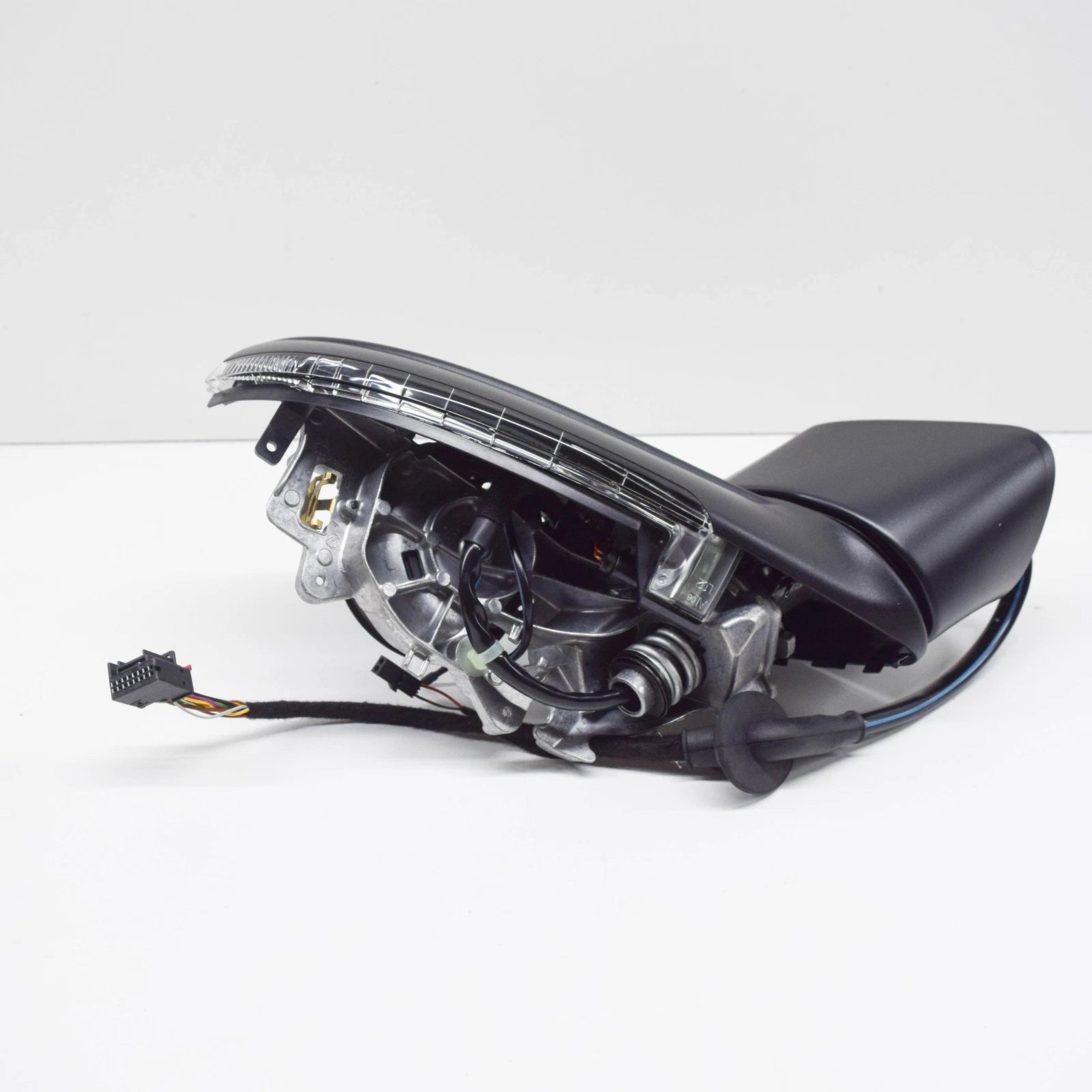 NEW VW TOUAREG 7P FRONT LEFT SIDE DOOR MIRROR HOUSING RHD 7P6857507P9B9 ORIGINAL