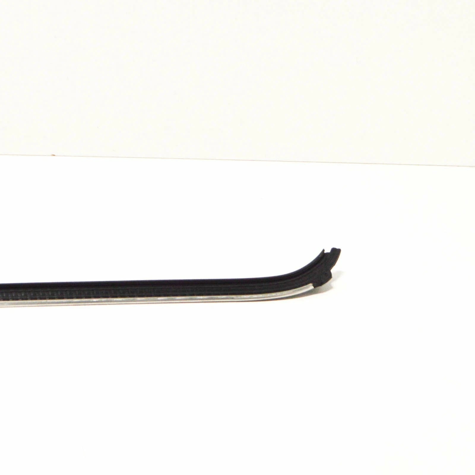 NEW MERCEDES-BENZ G W463 FRONT DOOR WINDOW SEALING RAIL A4637250765