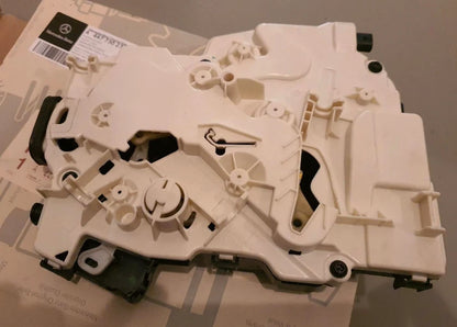 NEW MERCEDES-BENZ VITO W447 REAR SLIDING DOOR LOCK A4477302702 ORIGINAL