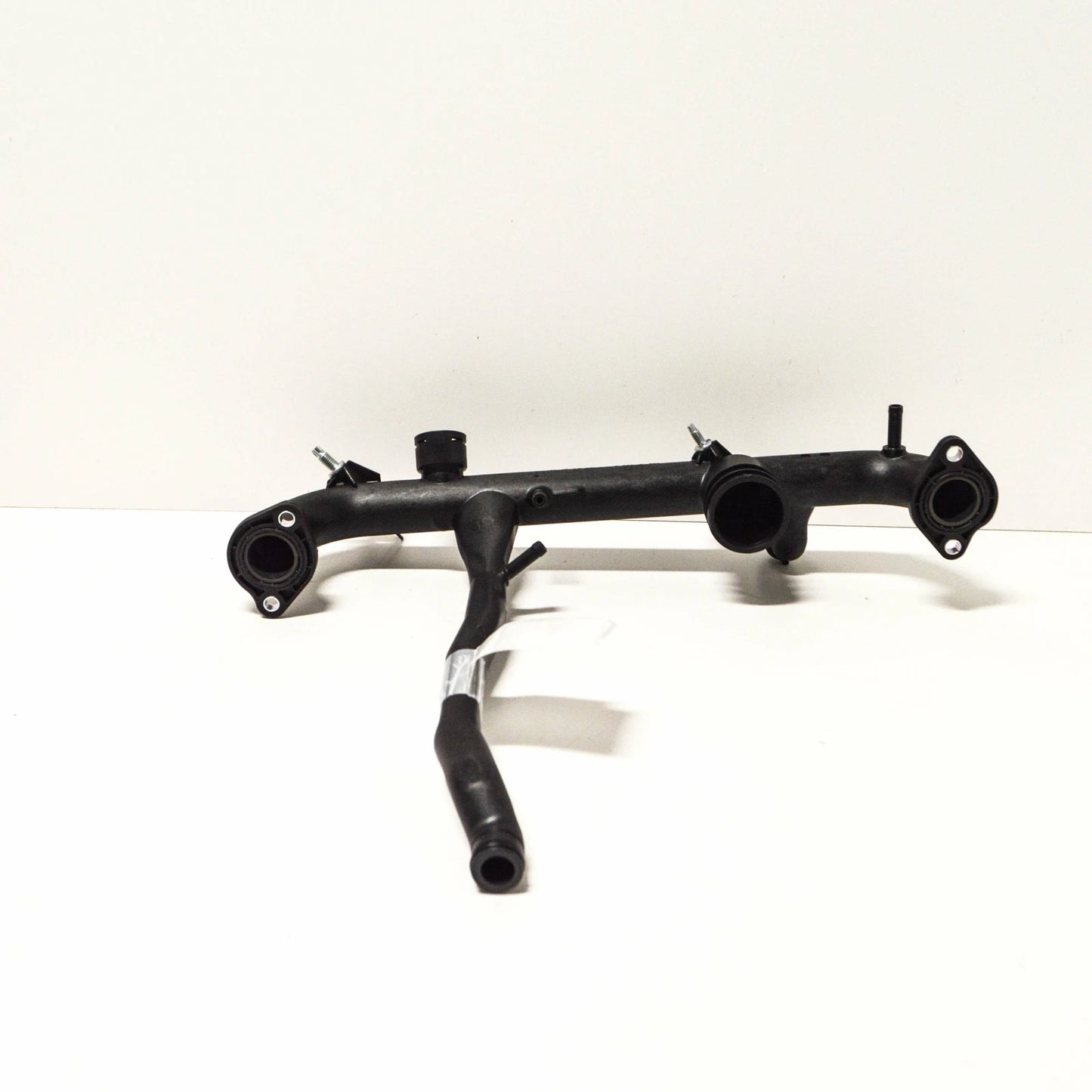 NEW AUDI A6 C6 CYLINDER HEAD COOLANT PIPE 06C121085H