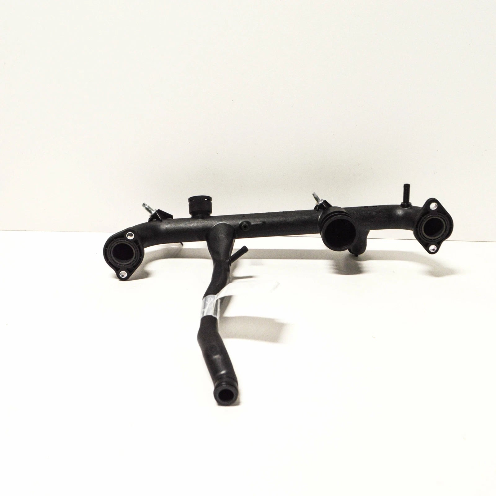 NEW AUDI A6 C6 CYLINDER HEAD COOLANT PIPE 06C121085H