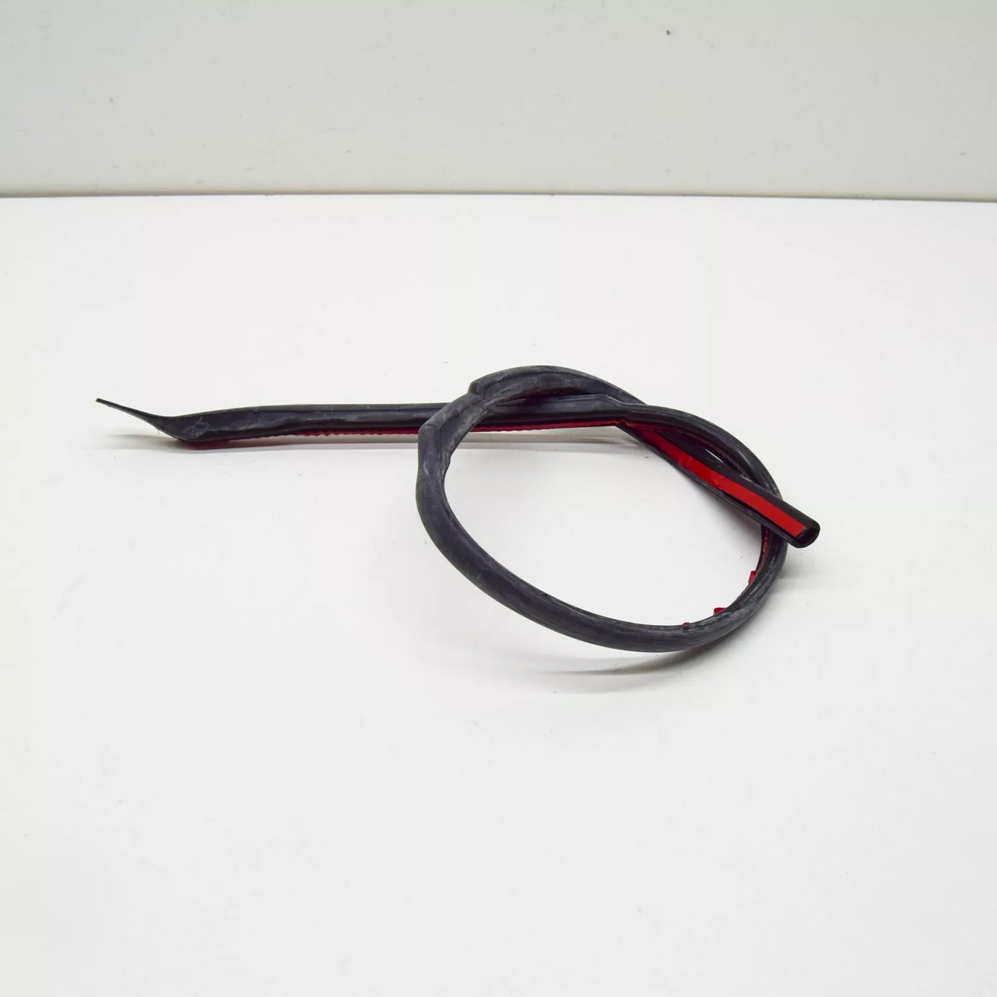 NEW BMW 7 E38 REAR RIGHT DOOR SEAL RUBBER 51228157882 ORIGINAL