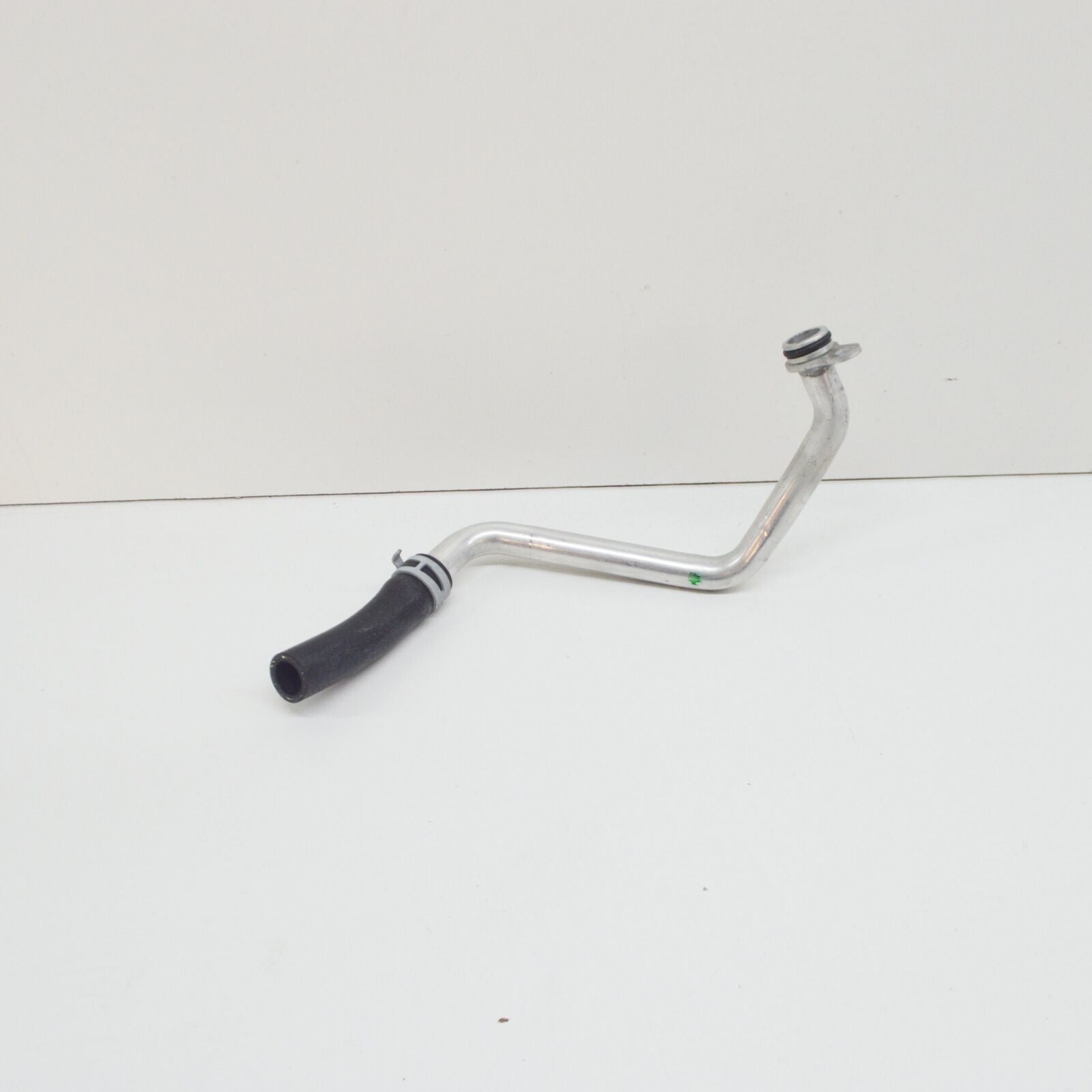 NEW MERCEDES-BENZ GLE W166 COOLANT LINE TO OIL COOLER A2762000300 ORIGINAL