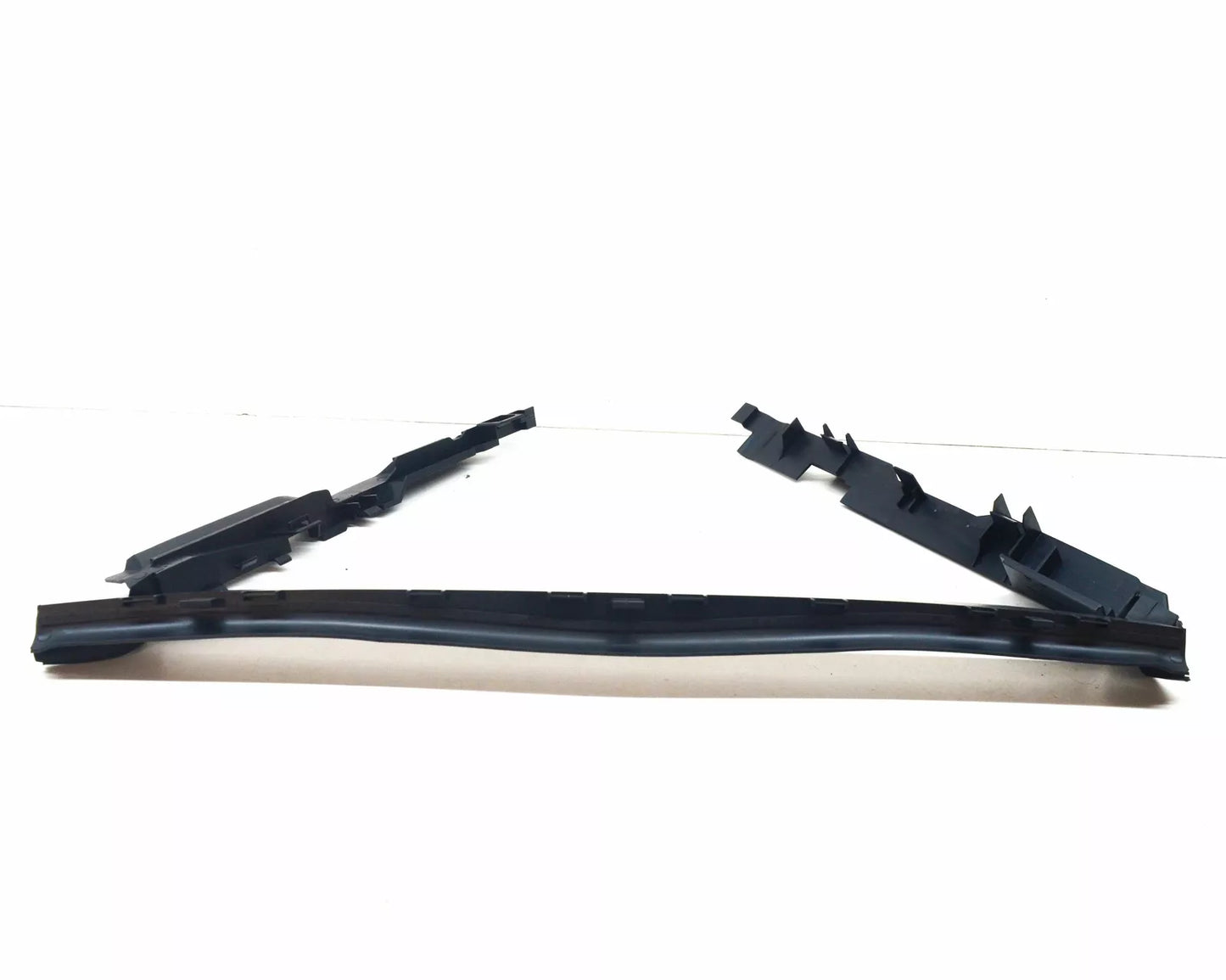 NEW MERCEDES-BENZ C W205 AMG RADIATOR AIR DUCT UPPER BAFFLE A2055052530