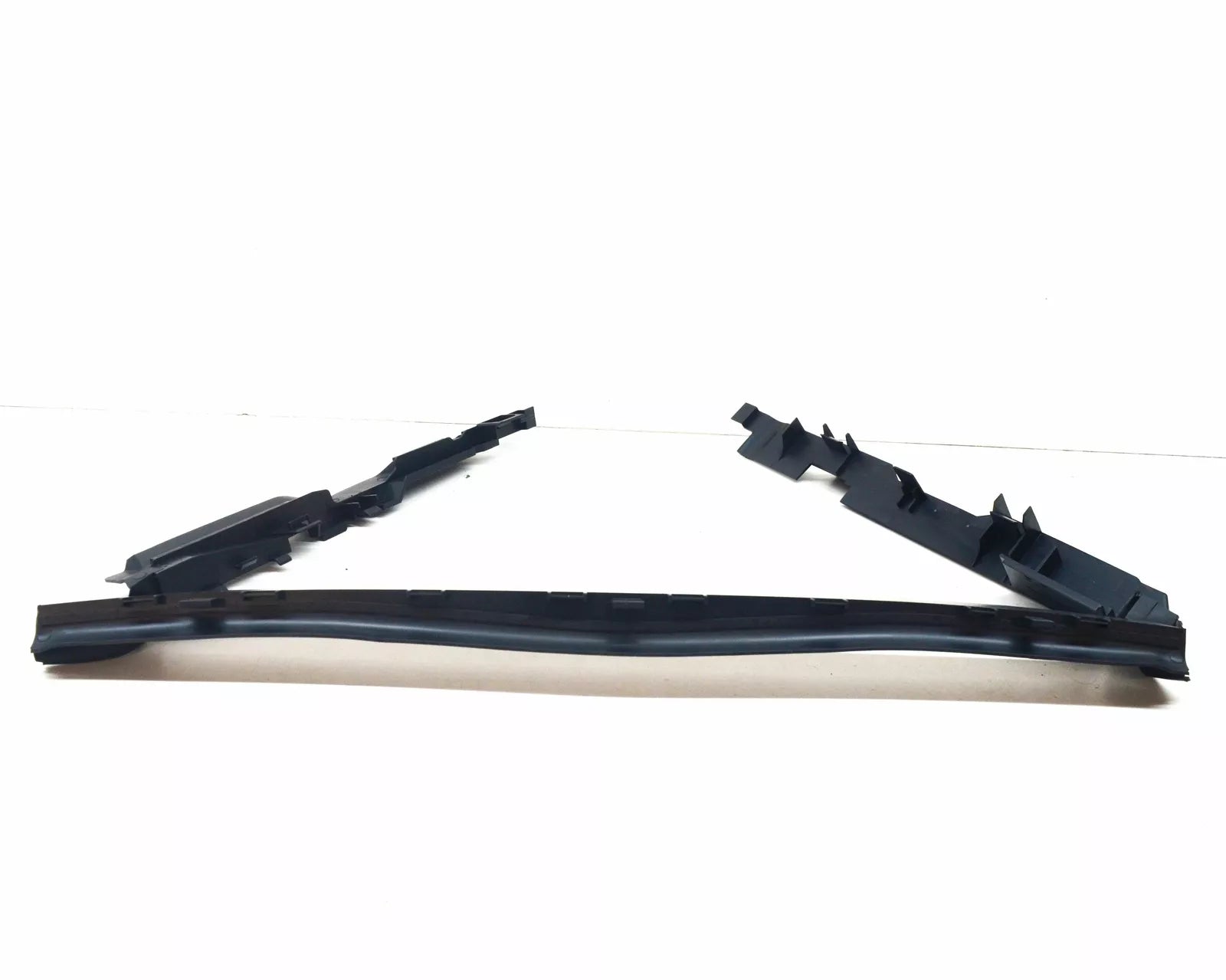 NEW MERCEDES-BENZ C W205 AMG RADIATOR AIR DUCT UPPER BAFFLE A2055052530