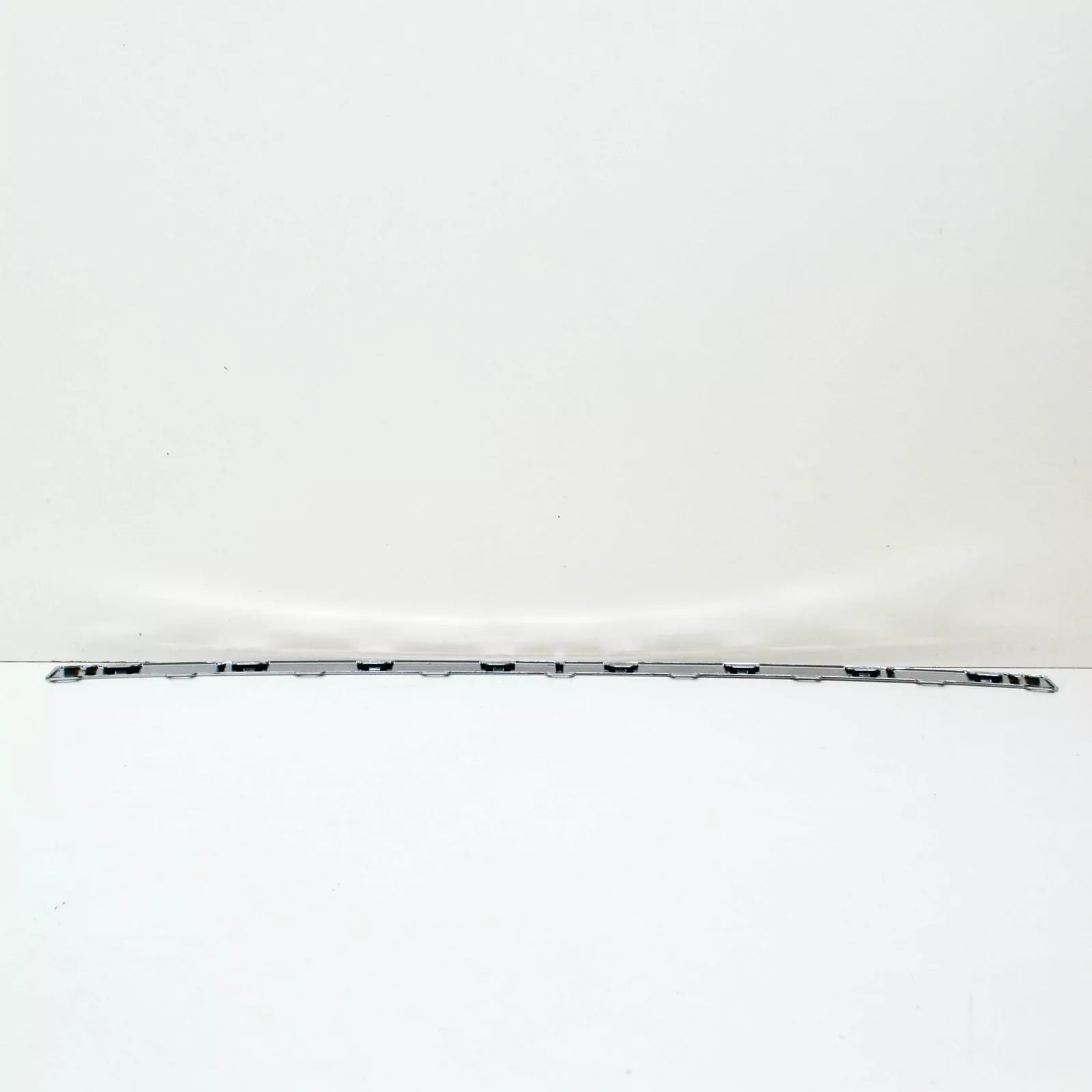 NEW VW GOLF MK7 5G FRONT BUMPER CENTER LOWER MOLDING TRIM 5G08537653Q7