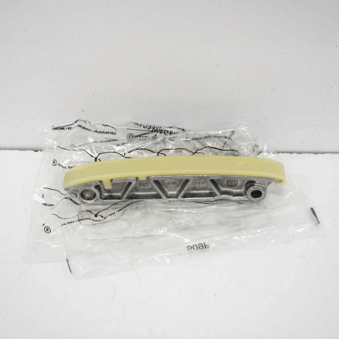 NEW AUDI A4 TIMING CHAIN GUIDE B8 057109469G 2011 ORIGINAL