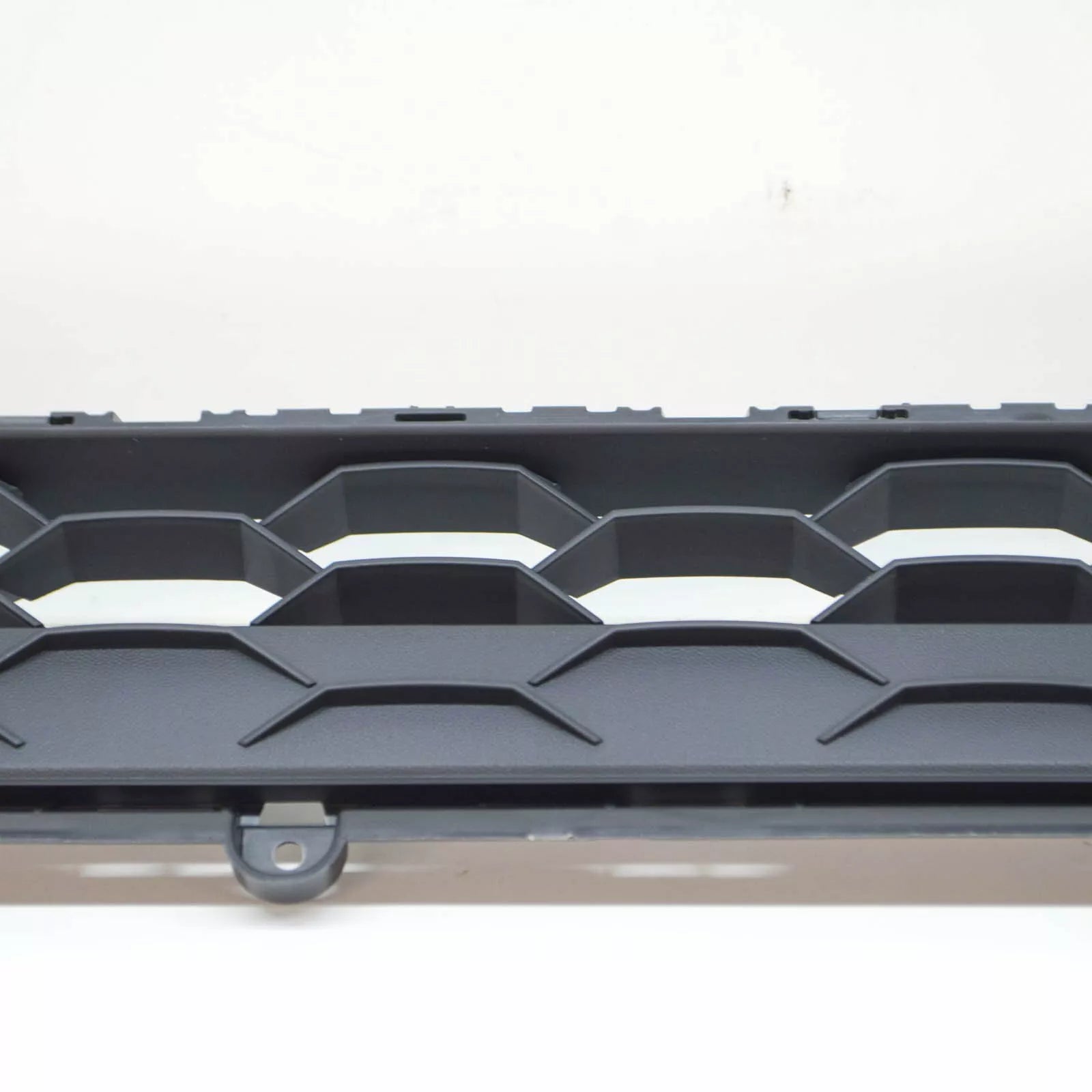 NEW VW TIGUAN AD/BW MK2 FRONT BUMPER CENTER VENT GRILLE 5NA853671B9B9 ORIGINAL