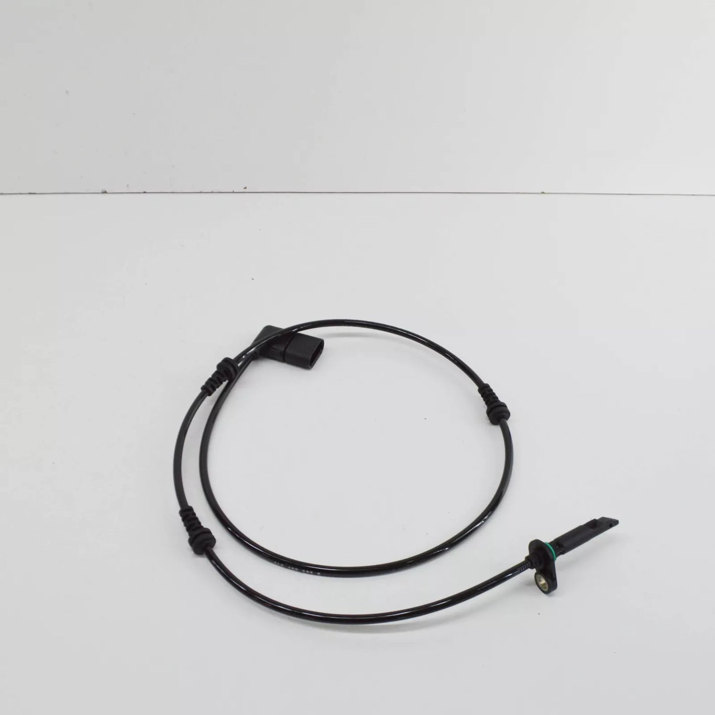 NEW MERCEDES-BENZ C-CLASS W205 FRONT RIGHT ABS SENSOR A2059058003 ORIGINAL