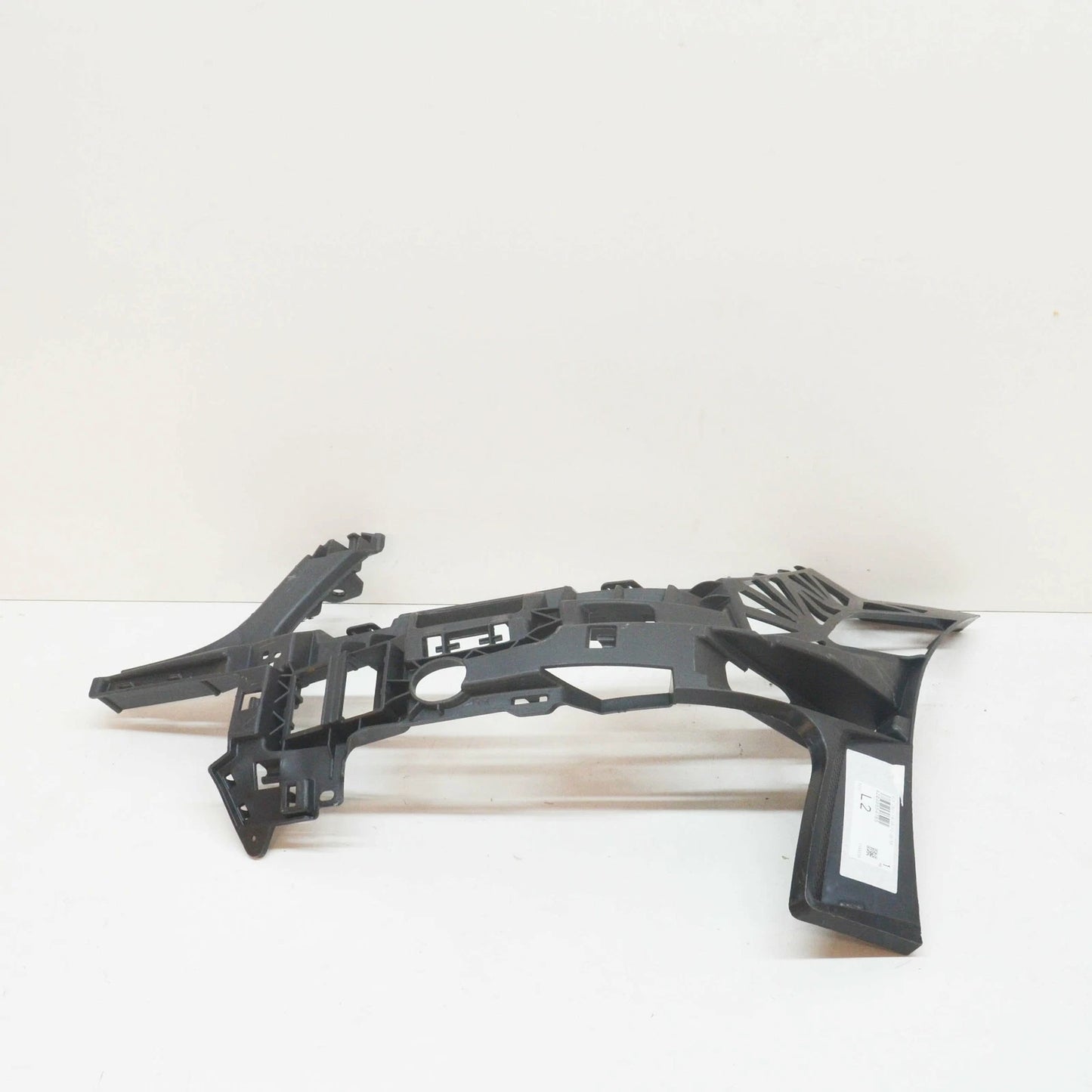 NEW MERCEDES BENZ C W204 FRONT LEFT AMG BUMPER BRACKET A2048854765 ORIGINAL