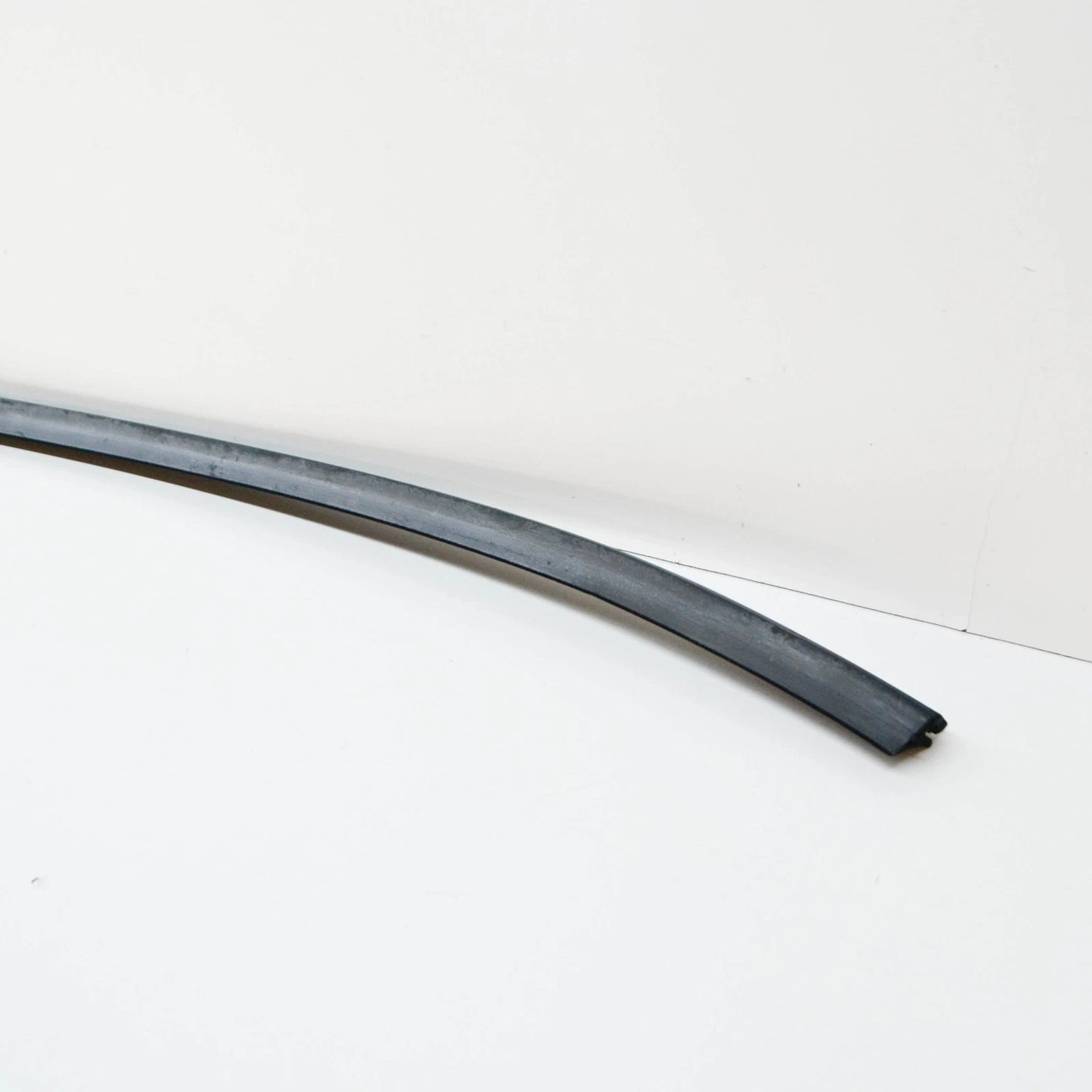 NEW MERCEDES-BENZ VITO 638 LEFT INSIDE DOOR WINDOW SEAL A6387250023
