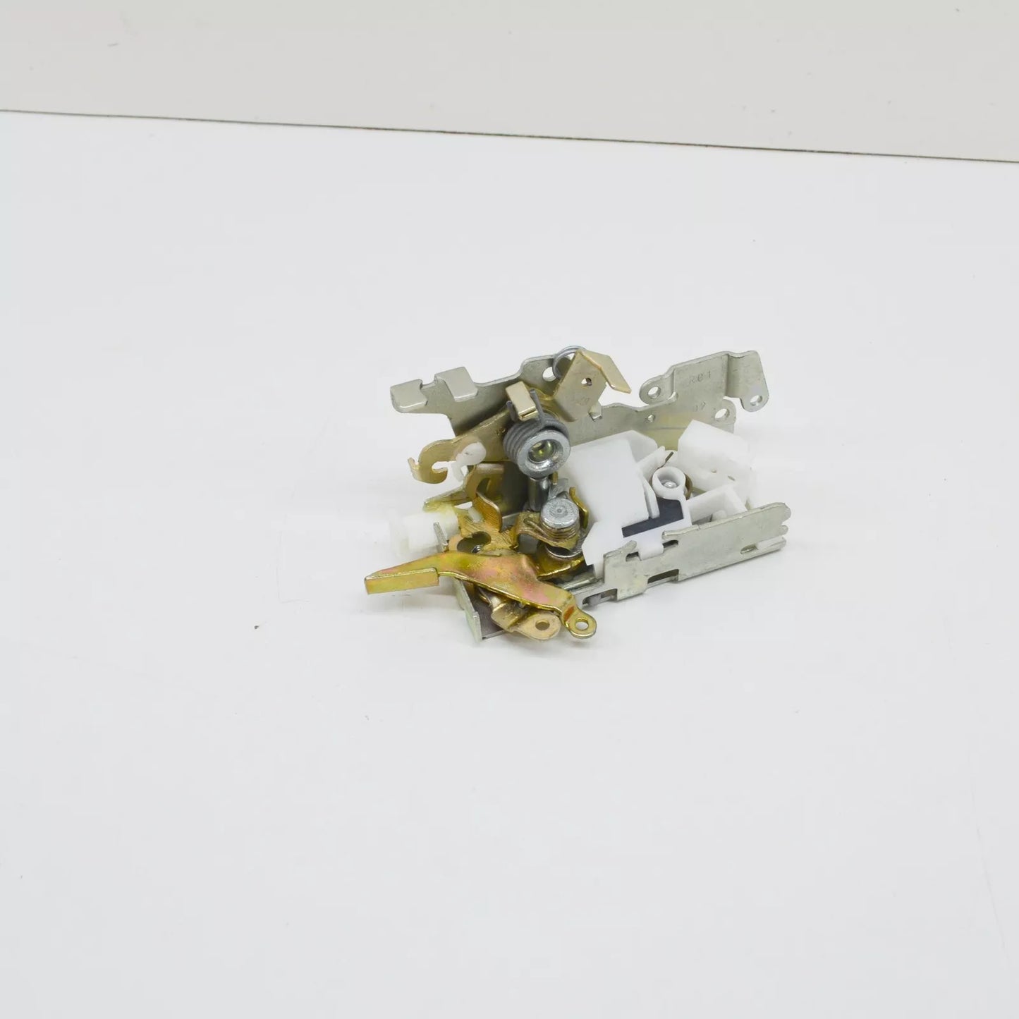 NEW MERCEDES-BENZ VITO 638 REAR SWIVEL DOOR LOCK A9017201135 ORIGINAL