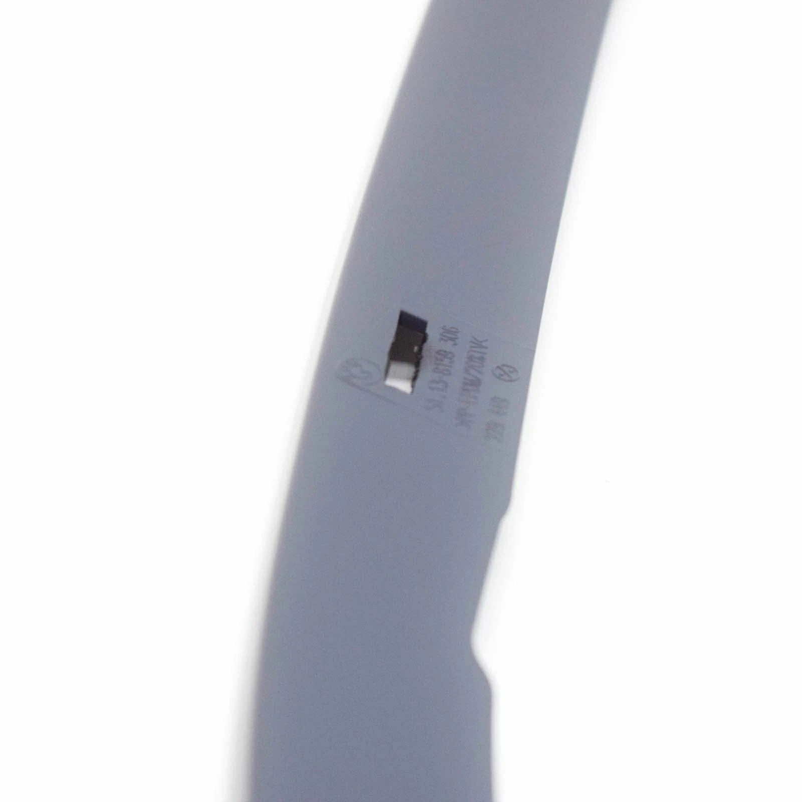 NEW BMW 5 E39 RIGHT HEADLIGHT TRIM 51138168810 8168810 ORIGINAL