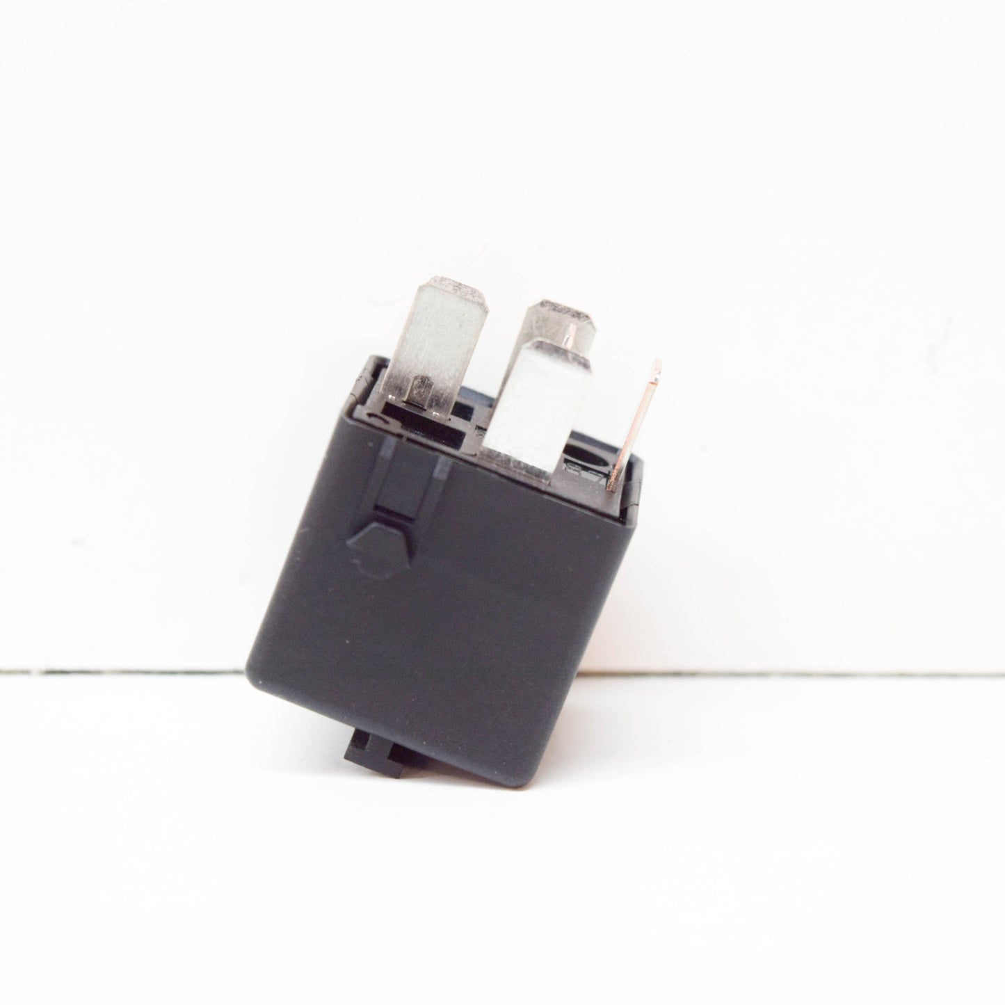 new mini r50 fuel/wiper multi purpose relay no contact 61366977982 original