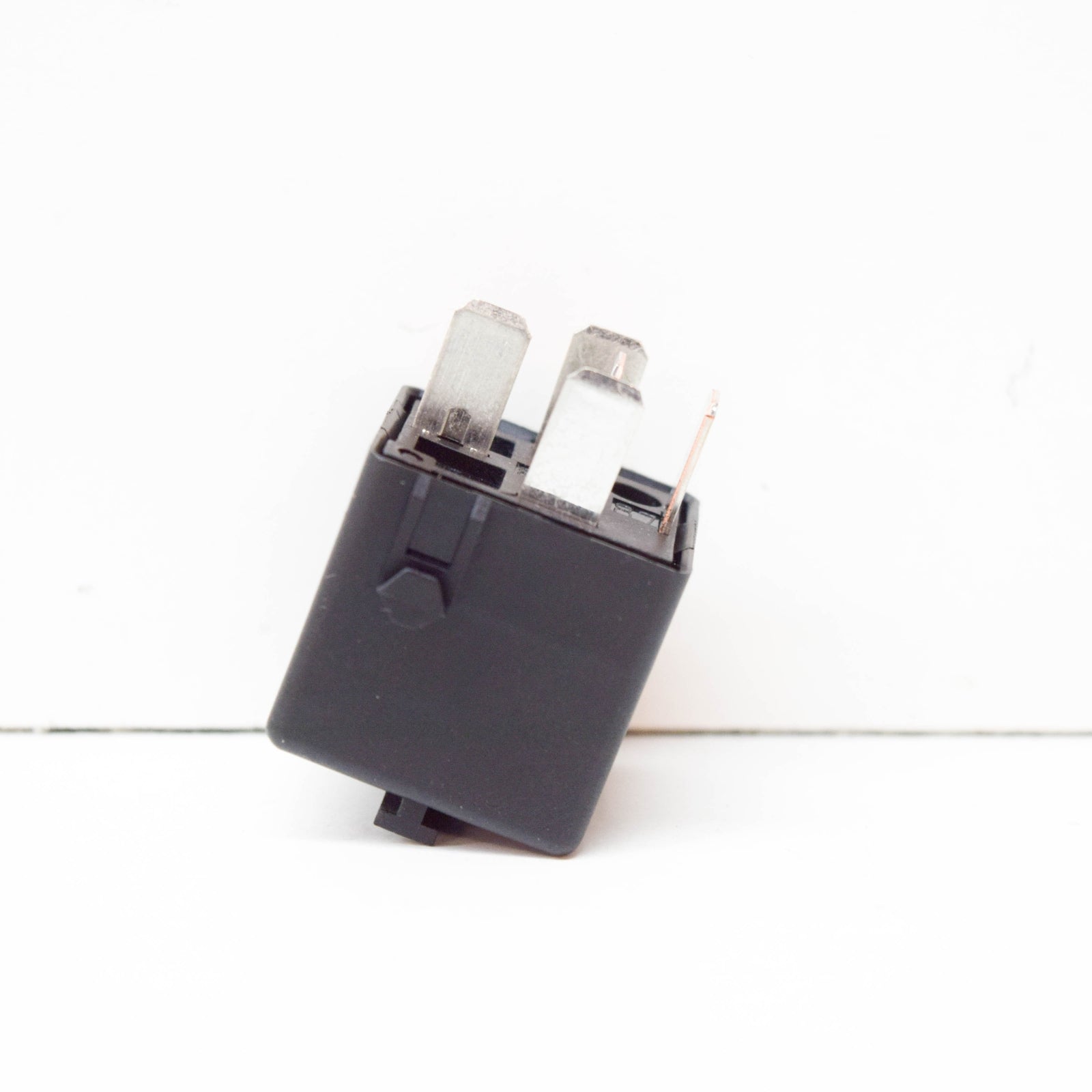 new mini r50 fuel/wiper multi purpose relay no contact 61366977982 original
